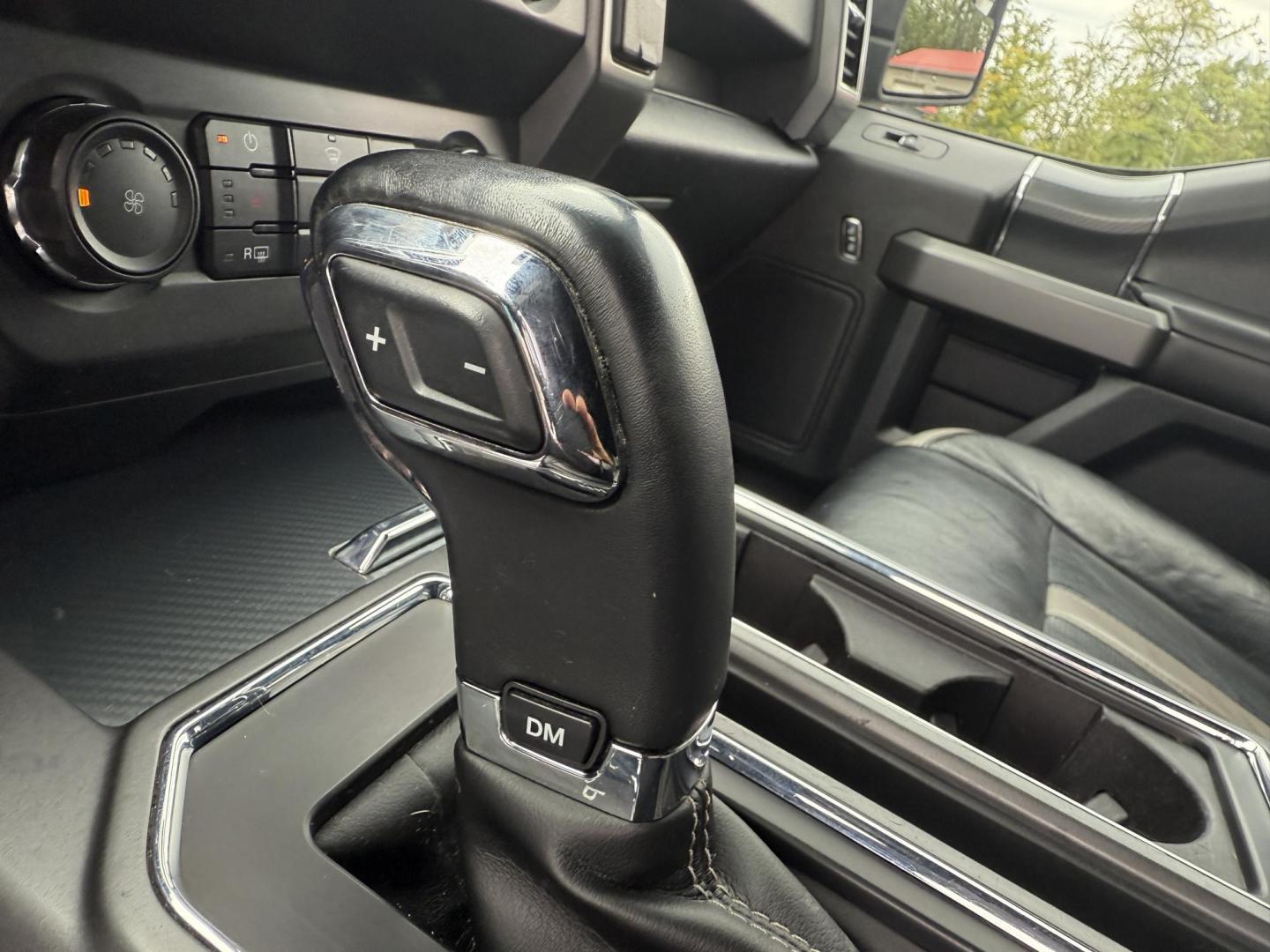 2019 Gray /Black Ford F-150 XLT SuperCrew 5.5-ft. Bed 4WD (1FTEW1EP8KF) with an 2.7L V6 DOHC 24V TWIN TURBO engine, 10 Speed Automatic Transmission transmission, located at 547 E. Main St., Orwell, OH, 44076, (440) 437-5893, 41.535435, -80.847855 - This 2019 Ford F-150 XLT Crew Cab with the 2.7L Twin Turbo EcoBoost V6 and 10-speed automatic transmission offers a strong blend of power and efficiency, delivering 24 MPG on the highway and a towing capacity of 7,600 lbs—ideal for both daily driving and moderate hauling needs. Equipped with 3.55 - Photo#33