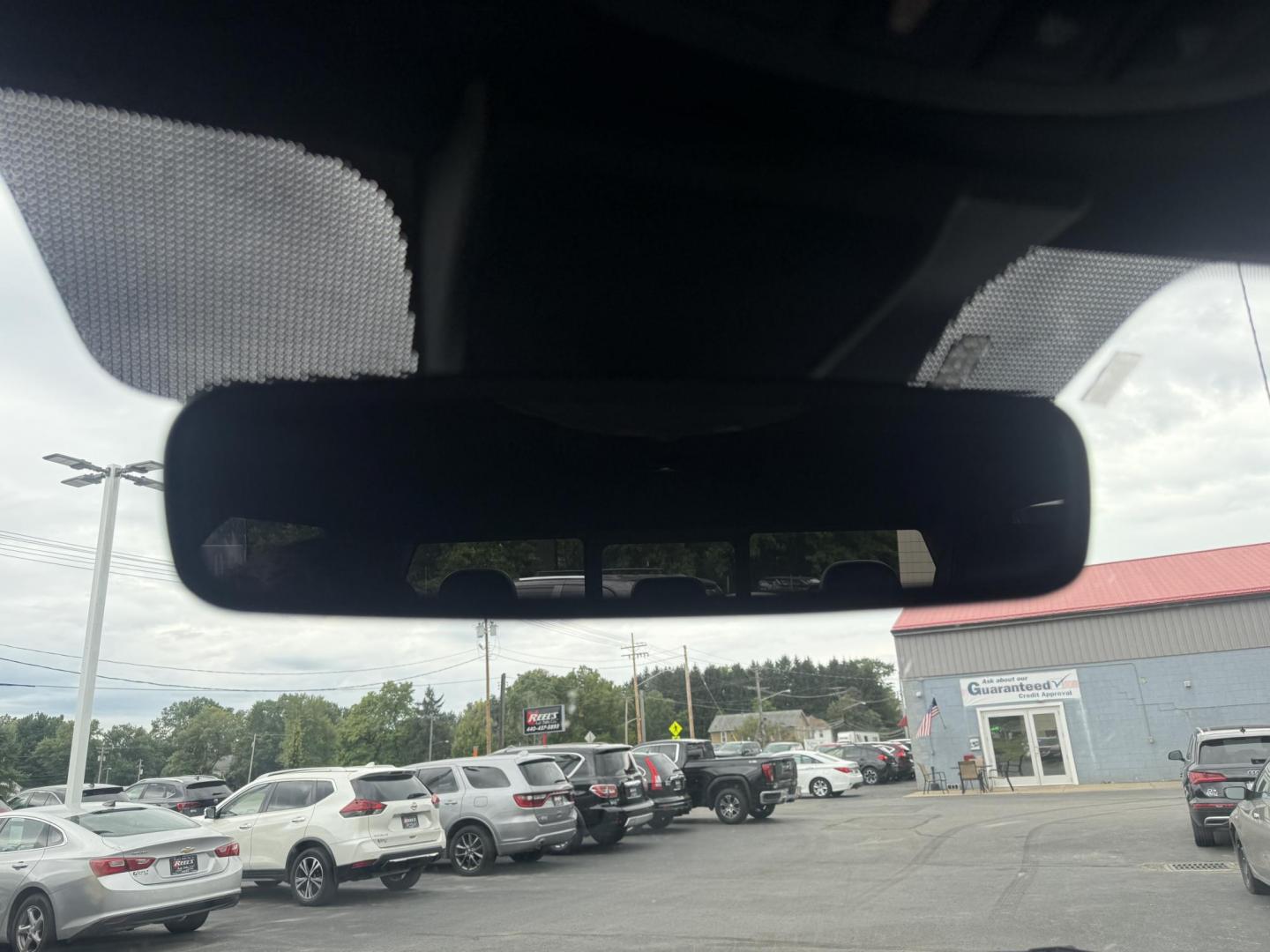 2019 Gray /Black Ford F-150 XLT SuperCrew 5.5-ft. Bed 4WD (1FTEW1EP8KF) with an 2.7L V6 DOHC 24V TWIN TURBO engine, 10 Speed Automatic Transmission transmission, located at 547 E. Main St., Orwell, OH, 44076, (440) 437-5893, 41.535435, -80.847855 - This 2019 Ford F-150 XLT Crew Cab with the 2.7L Twin Turbo EcoBoost V6 and 10-speed automatic transmission offers a strong blend of power and efficiency, delivering 24 MPG on the highway and a towing capacity of 7,600 lbs—ideal for both daily driving and moderate hauling needs. Equipped with 3.55 - Photo#34