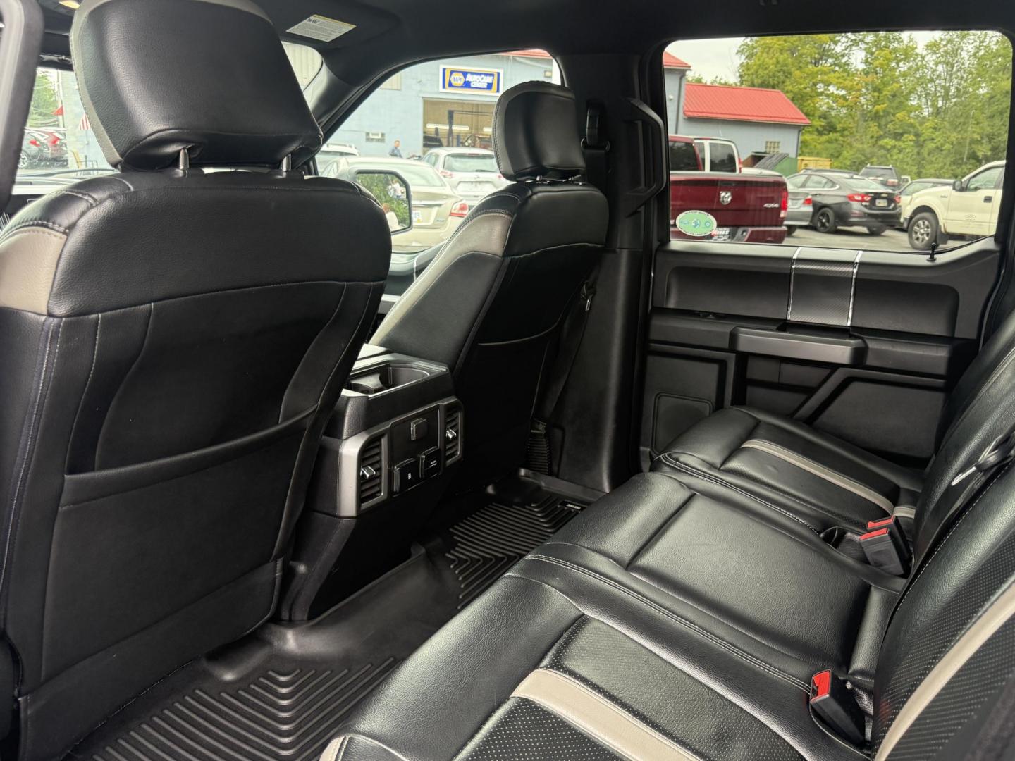 2019 Gray /Black Ford F-150 XLT SuperCrew 5.5-ft. Bed 4WD (1FTEW1EP8KF) with an 2.7L V6 DOHC 24V TWIN TURBO engine, 10 Speed Automatic Transmission transmission, located at 547 E. Main St., Orwell, OH, 44076, (440) 437-5893, 41.535435, -80.847855 - This 2019 Ford F-150 XLT Crew Cab with the 2.7L Twin Turbo EcoBoost V6 and 10-speed automatic transmission offers a strong blend of power and efficiency, delivering 24 MPG on the highway and a towing capacity of 7,600 lbs—ideal for both daily driving and moderate hauling needs. Equipped with 3.55 - Photo#39