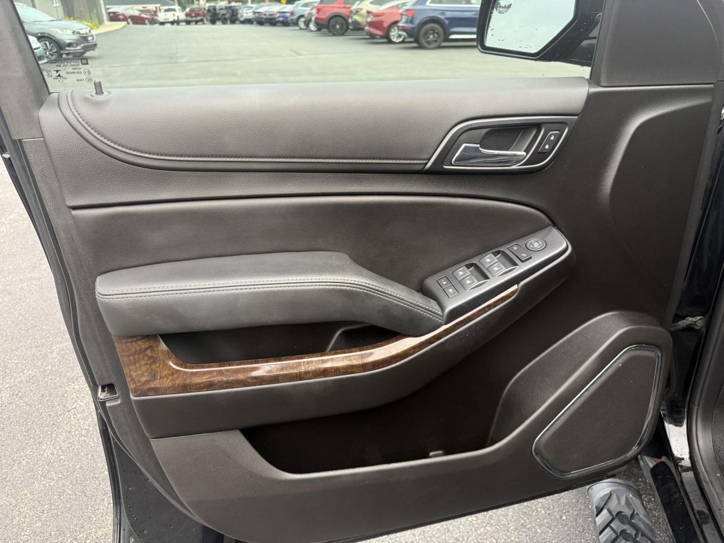 2019 Black /Black Chevrolet Tahoe LS 4WD (1GNSKAKC1KR) with an 5.3L V8 OHV 16V engine, 6A transmission, located at 11115 Chardon Rd. , Chardon, OH, 44024, (440) 214-9705, 41.580246, -81.241943 - This 2019 Chevrolet Tahoe LS 4WD features a robust 5.3L EcoTec3 V8 engine paired with a 6-speed automatic transmission and 3.08 gearing, offering solid performance and a 6,200-pound towing capacity—suitable for family trips and light towing tasks. It comes well-equipped with power front seats, tri - Photo#15