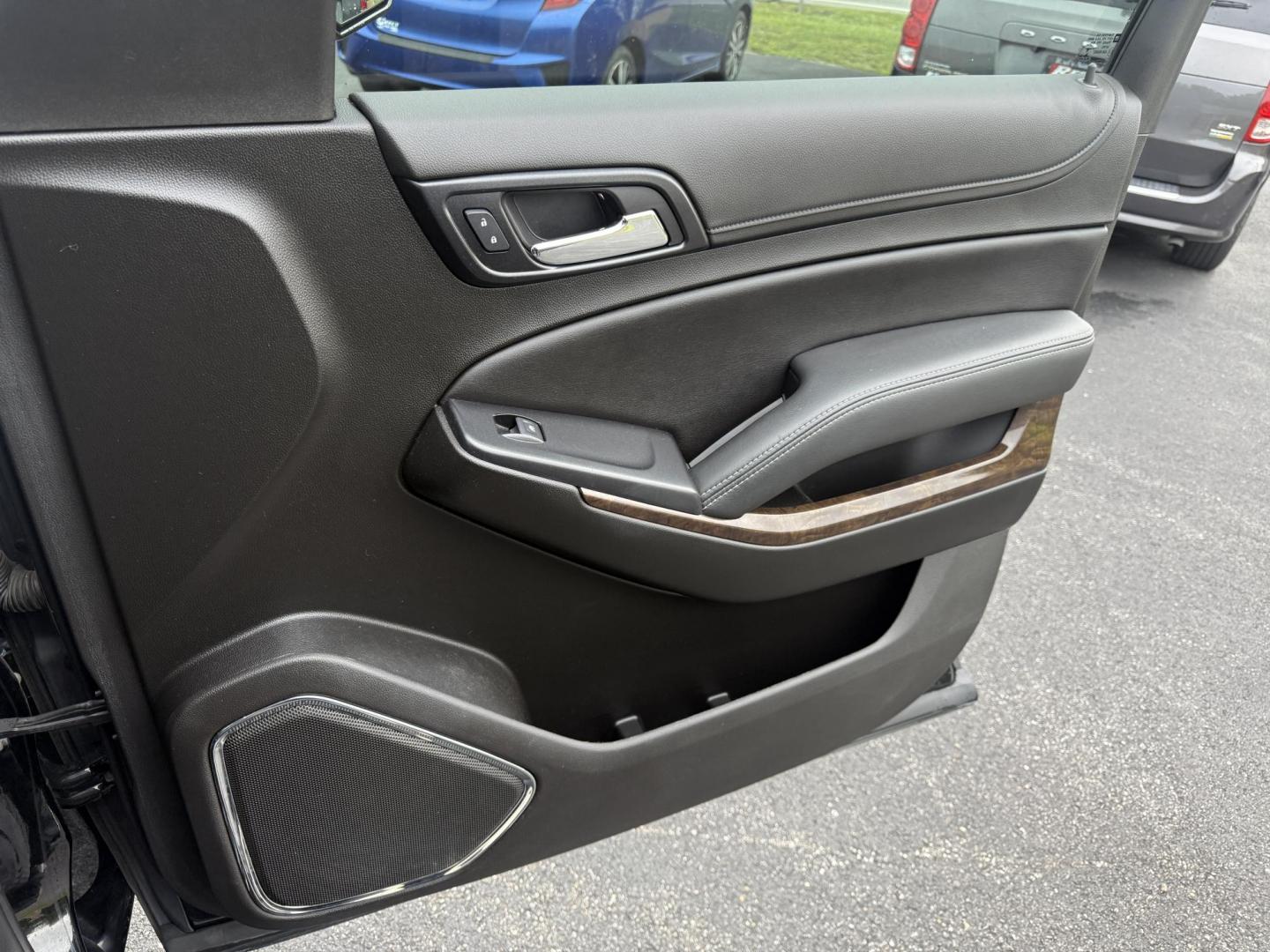 2019 Black /Black Chevrolet Tahoe LS 4WD (1GNSKAKC1KR) with an 5.3L V8 OHV 16V engine, 6A transmission, located at 11115 Chardon Rd. , Chardon, OH, 44024, (440) 214-9705, 41.580246, -81.241943 - This 2019 Chevrolet Tahoe LS 4WD features a robust 5.3L EcoTec3 V8 engine paired with a 6-speed automatic transmission and 3.08 gearing, offering solid performance and a 6,200-pound towing capacity—suitable for family trips and light towing tasks. It comes well-equipped with power front seats, tri - Photo#42