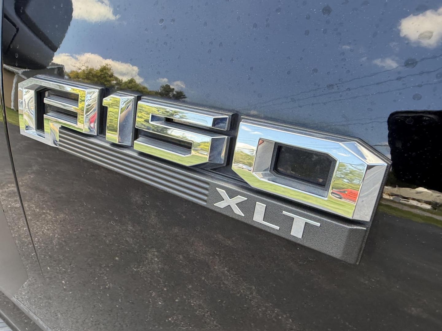 2018 Black /Black Ford F-150 XLT SuperCrew 5.5-ft. Bed 4WD (1FTEW1EP8JF) with an 2.7L V6 DOHC 24V TWIN TURBO engine, 10 Speed Auto transmission, located at 11115 Chardon Rd. , Chardon, OH, 44024, (440) 214-9705, 41.580246, -81.241943 - Photo#5