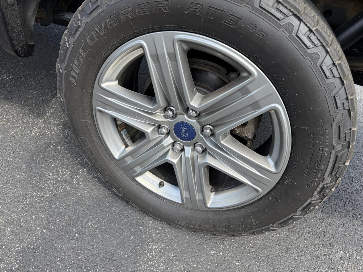 2018 Black /Black Ford F-150 XLT SuperCrew 5.5-ft. Bed 4WD (1FTEW1EP8JF) with an 2.7L V6 DOHC 24V TWIN TURBO engine, 10 Speed Auto transmission, located at 11115 Chardon Rd. , Chardon, OH, 44024, (440) 214-9705, 41.580246, -81.241943 - Photo#12