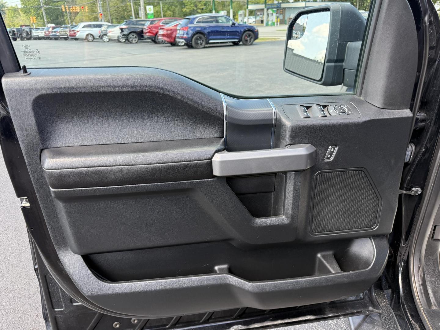 2018 Black /Black Ford F-150 XLT SuperCrew 5.5-ft. Bed 4WD (1FTEW1EP8JF) with an 2.7L V6 DOHC 24V TWIN TURBO engine, 10 Speed Auto transmission, located at 11115 Chardon Rd. , Chardon, OH, 44024, (440) 214-9705, 41.580246, -81.241943 - Photo#17