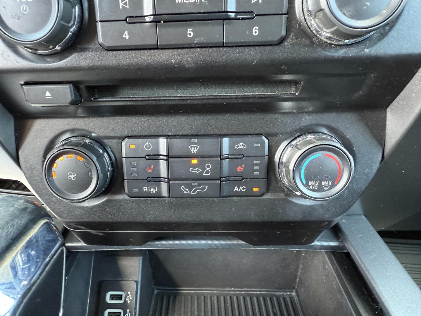 2018 Black /Black Ford F-150 XLT SuperCrew 5.5-ft. Bed 4WD (1FTEW1EP8JF) with an 2.7L V6 DOHC 24V TWIN TURBO engine, 10 Speed Auto transmission, located at 11115 Chardon Rd. , Chardon, OH, 44024, (440) 214-9705, 41.580246, -81.241943 - Photo#33