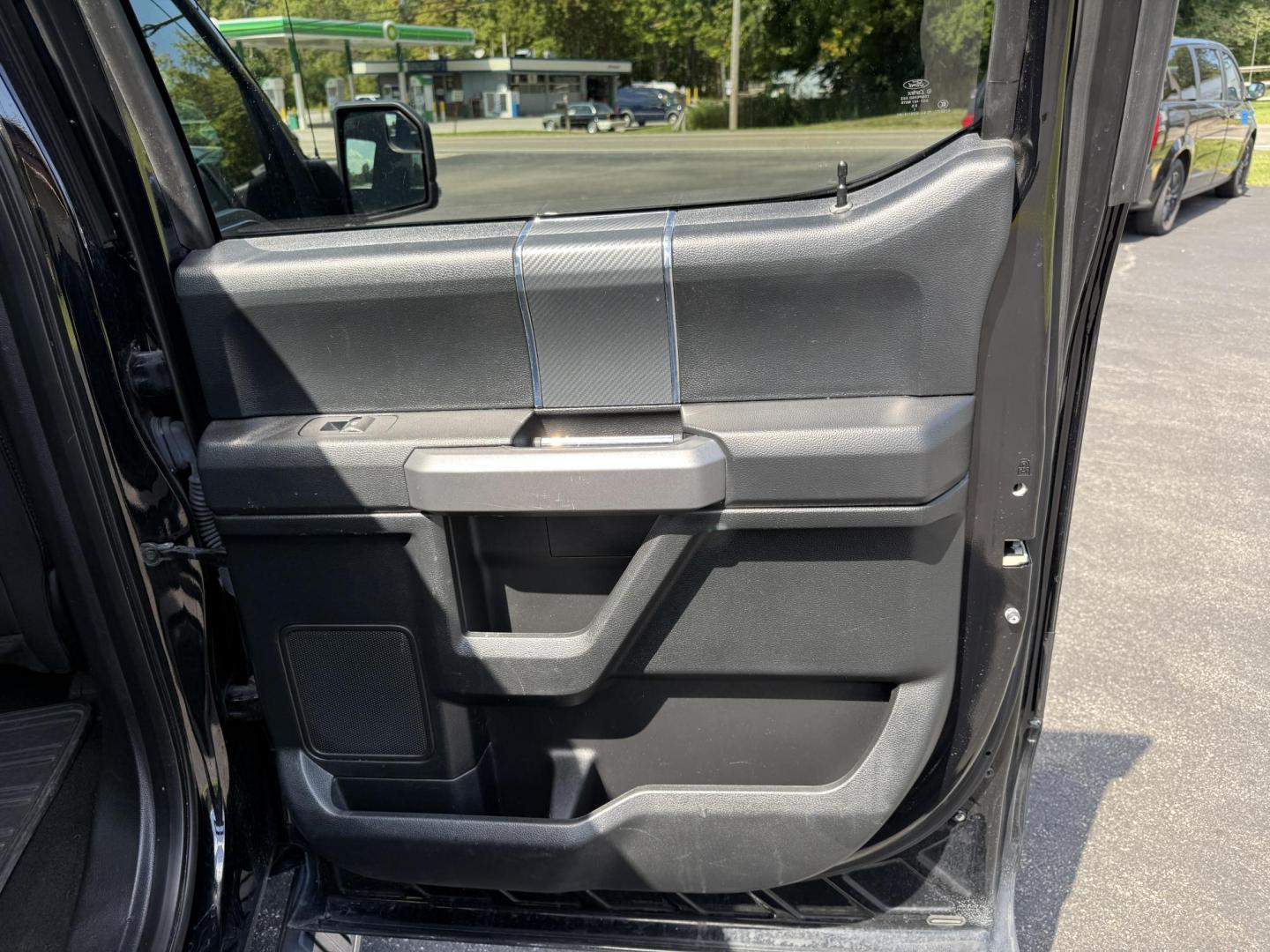 2018 Black /Black Ford F-150 XLT SuperCrew 5.5-ft. Bed 4WD (1FTEW1EP8JF) with an 2.7L V6 DOHC 24V TWIN TURBO engine, 10 Speed Auto transmission, located at 11115 Chardon Rd. , Chardon, OH, 44024, (440) 214-9705, 41.580246, -81.241943 - Photo#40