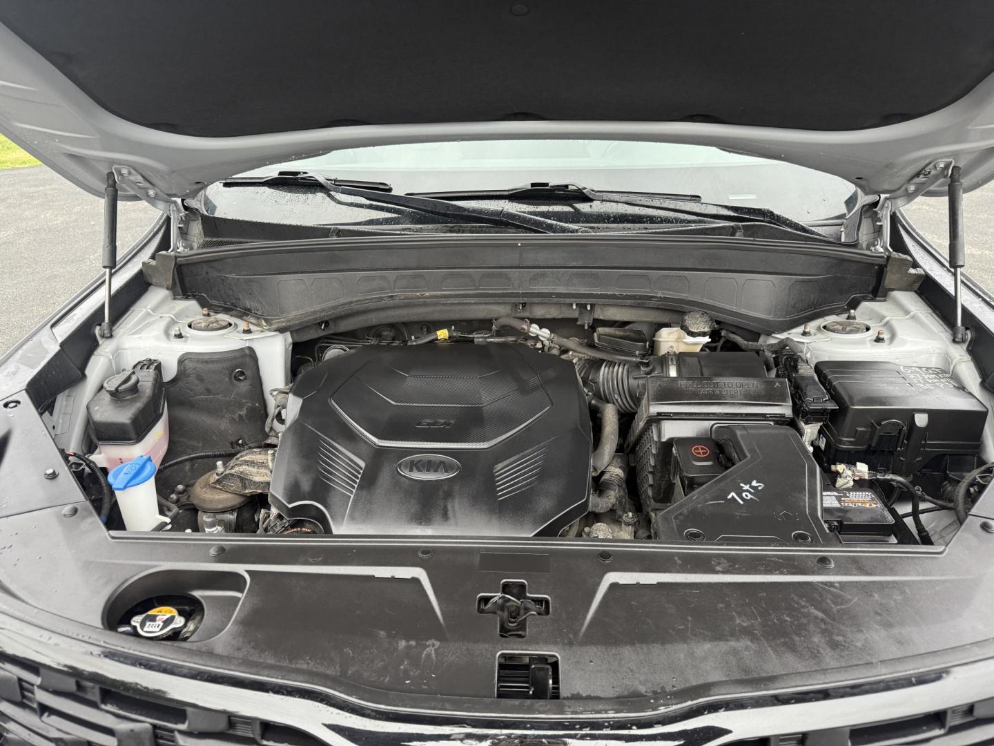 2021 Gray /Black Kia Telluride EX AWD (5XYP3DHC9MG) with an 3.8L V6 DOHC 24V engine, 8A transmission, located at 11115 Chardon Rd. , Chardon, OH, 44024, (440) 214-9705, 41.580246, -81.241943 - This One Owner 2021 Kia Telluride EX AWD, powered by a 3.8L V6 and 8-speed automatic transmission, is a spacious and feature-rich SUV offering leather interior, heated and cooled power front seats, 2nd row captain’s chairs, tri-zone automatic climate control, and a power sunroof. Its tech highligh - Photo#14