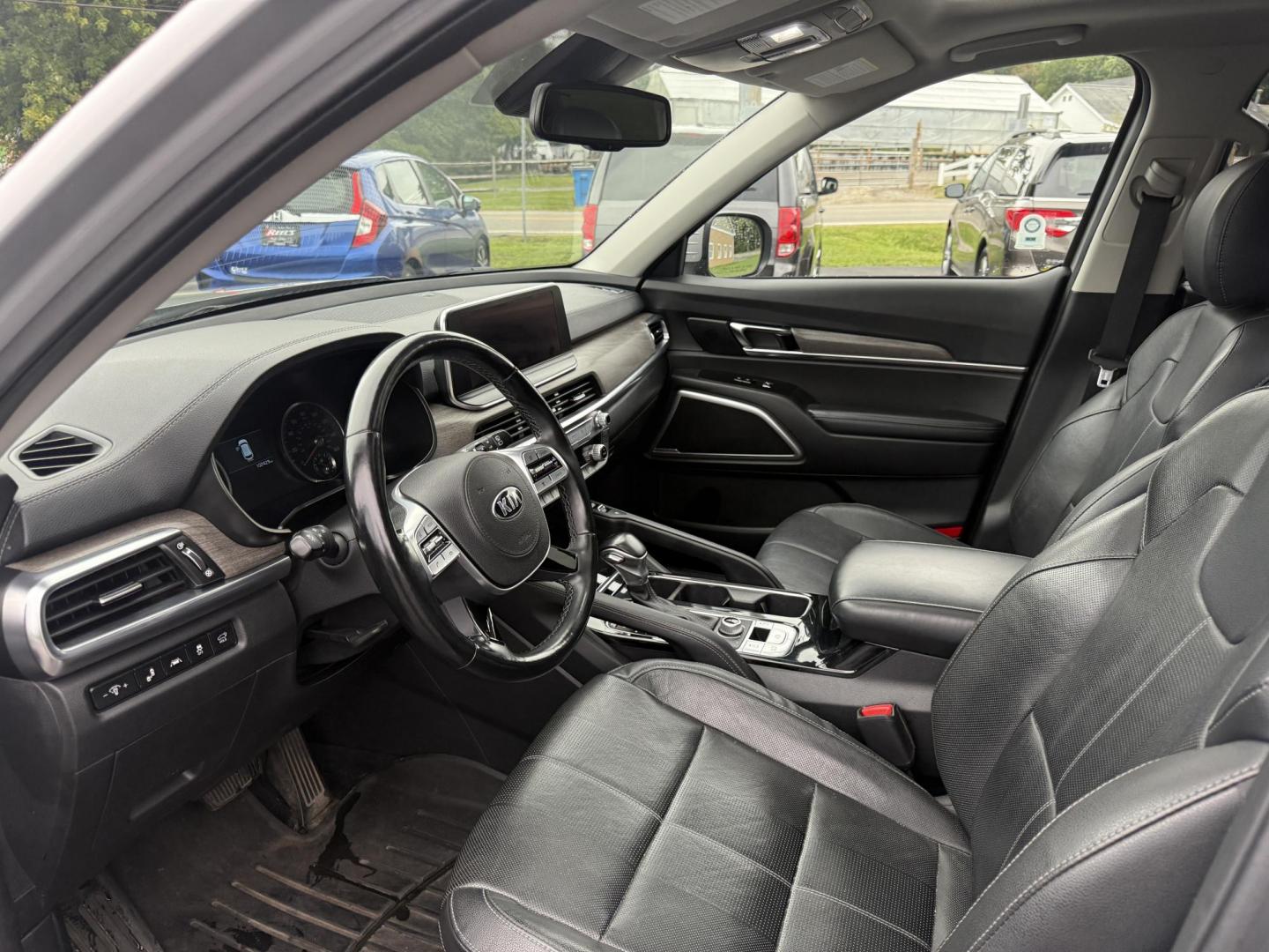 2021 Gray /Black Kia Telluride EX AWD (5XYP3DHC9MG) with an 3.8L V6 DOHC 24V engine, 8A transmission, located at 11115 Chardon Rd. , Chardon, OH, 44024, (440) 214-9705, 41.580246, -81.241943 - This One Owner 2021 Kia Telluride EX AWD, powered by a 3.8L V6 and 8-speed automatic transmission, is a spacious and feature-rich SUV offering leather interior, heated and cooled power front seats, 2nd row captain’s chairs, tri-zone automatic climate control, and a power sunroof. Its tech highligh - Photo#15