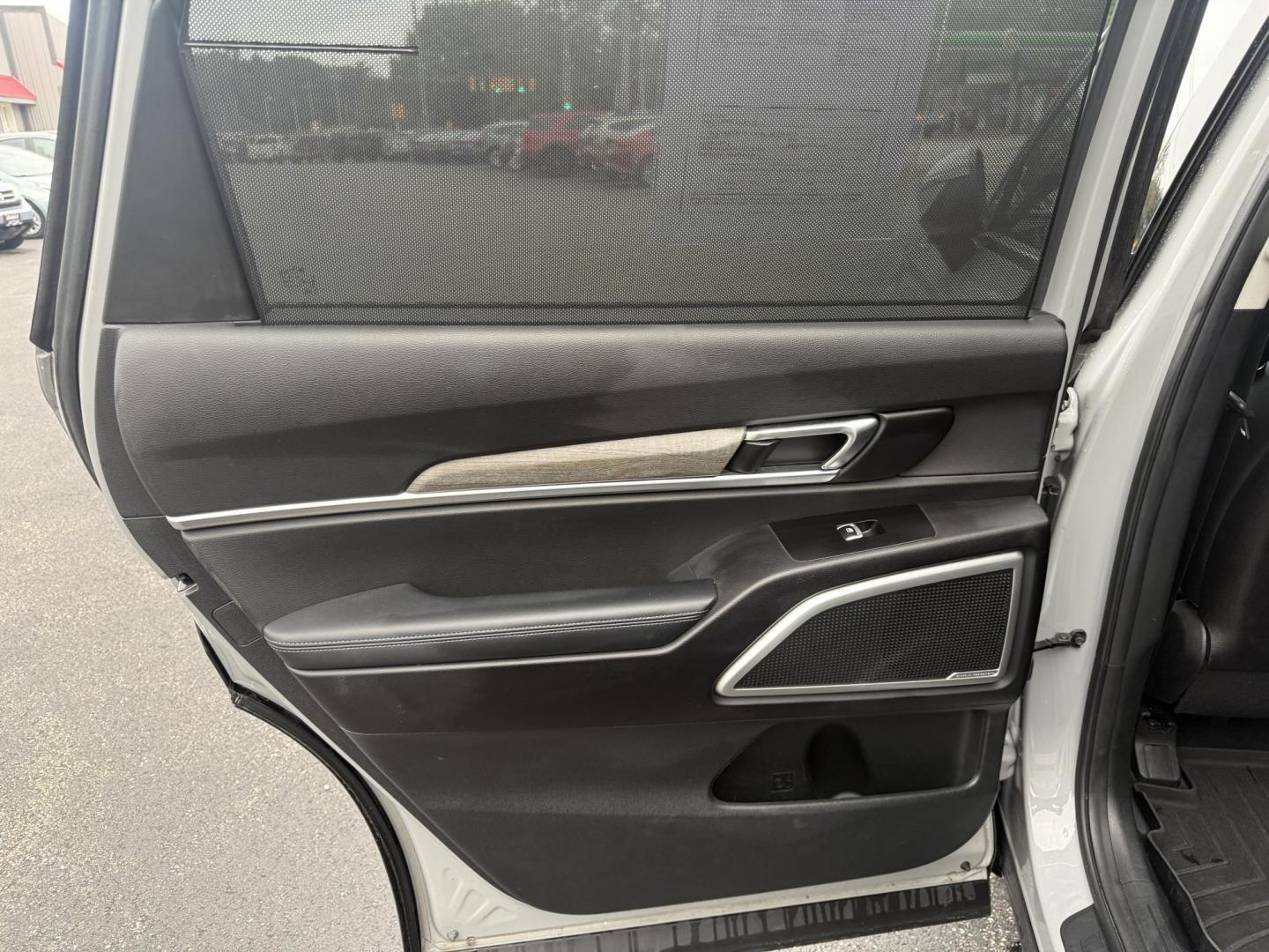 2021 Gray /Black Kia Telluride EX AWD (5XYP3DHC9MG) with an 3.8L V6 DOHC 24V engine, 8A transmission, located at 11115 Chardon Rd. , Chardon, OH, 44024, (440) 214-9705, 41.580246, -81.241943 - This One Owner 2021 Kia Telluride EX AWD, powered by a 3.8L V6 and 8-speed automatic transmission, is a spacious and feature-rich SUV offering leather interior, heated and cooled power front seats, 2nd row captain’s chairs, tri-zone automatic climate control, and a power sunroof. Its tech highligh - Photo#35