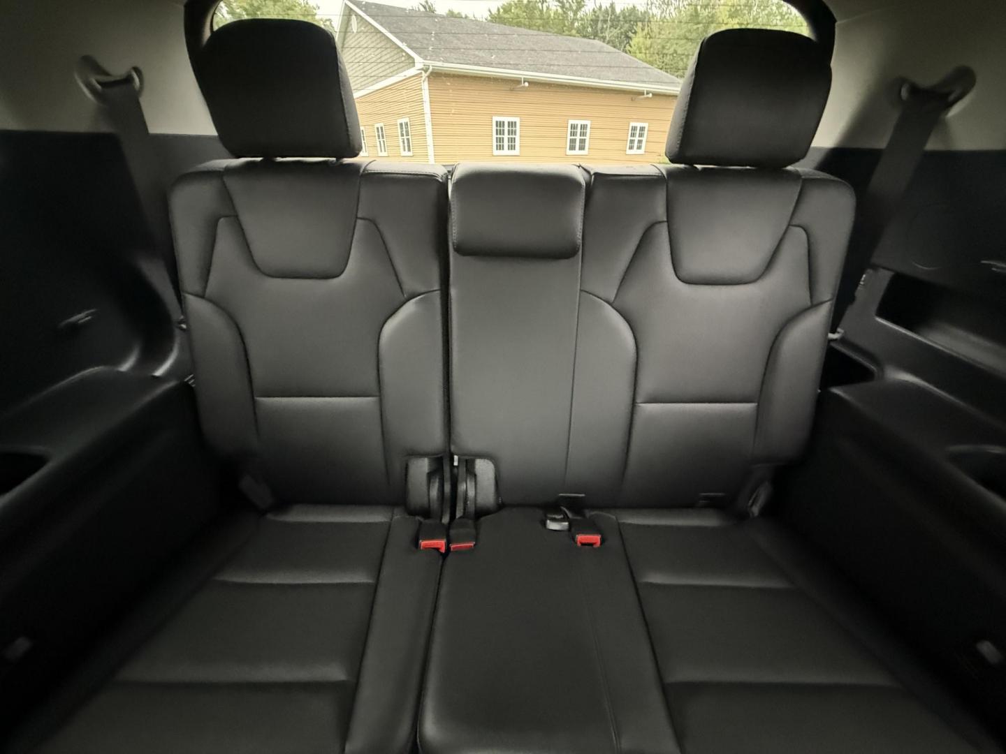 2021 Gray /Black Kia Telluride EX AWD (5XYP3DHC9MG) with an 3.8L V6 DOHC 24V engine, 8A transmission, located at 11115 Chardon Rd. , Chardon, OH, 44024, (440) 214-9705, 41.580246, -81.241943 - This One Owner 2021 Kia Telluride EX AWD, powered by a 3.8L V6 and 8-speed automatic transmission, is a spacious and feature-rich SUV offering leather interior, heated and cooled power front seats, 2nd row captain’s chairs, tri-zone automatic climate control, and a power sunroof. Its tech highligh - Photo#39