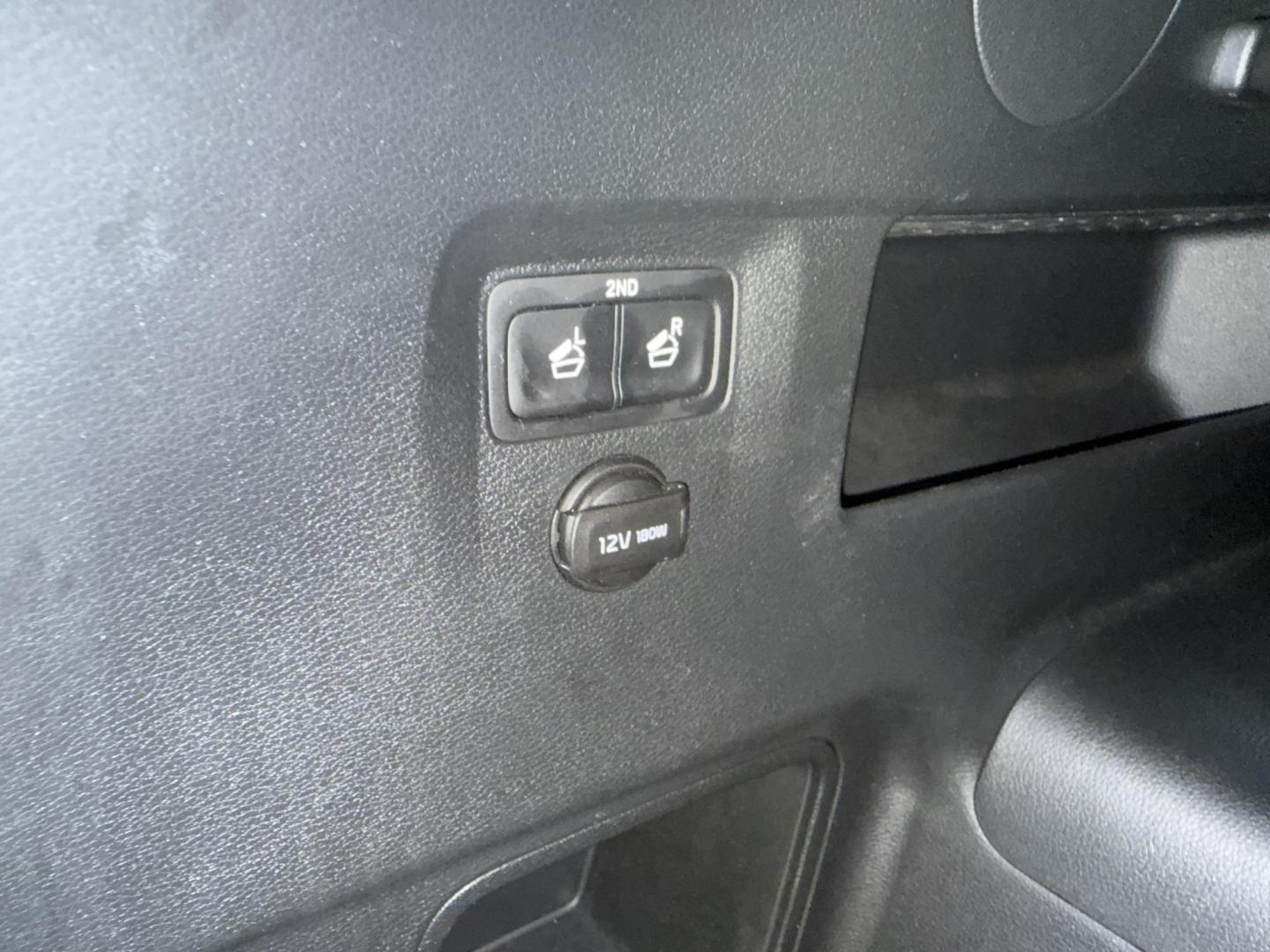 2021 Gray /Black Kia Telluride EX AWD (5XYP3DHC9MG) with an 3.8L V6 DOHC 24V engine, 8A transmission, located at 11115 Chardon Rd. , Chardon, OH, 44024, (440) 214-9705, 41.580246, -81.241943 - This One Owner 2021 Kia Telluride EX AWD, powered by a 3.8L V6 and 8-speed automatic transmission, is a spacious and feature-rich SUV offering leather interior, heated and cooled power front seats, 2nd row captain’s chairs, tri-zone automatic climate control, and a power sunroof. Its tech highligh - Photo#43