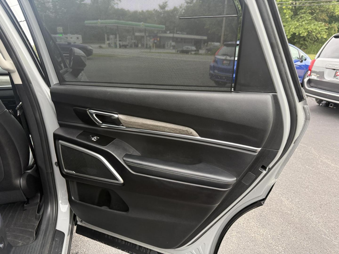 2021 Gray /Black Kia Telluride EX AWD (5XYP3DHC9MG) with an 3.8L V6 DOHC 24V engine, 8A transmission, located at 11115 Chardon Rd. , Chardon, OH, 44024, (440) 214-9705, 41.580246, -81.241943 - This One Owner 2021 Kia Telluride EX AWD, powered by a 3.8L V6 and 8-speed automatic transmission, is a spacious and feature-rich SUV offering leather interior, heated and cooled power front seats, 2nd row captain’s chairs, tri-zone automatic climate control, and a power sunroof. Its tech highligh - Photo#46