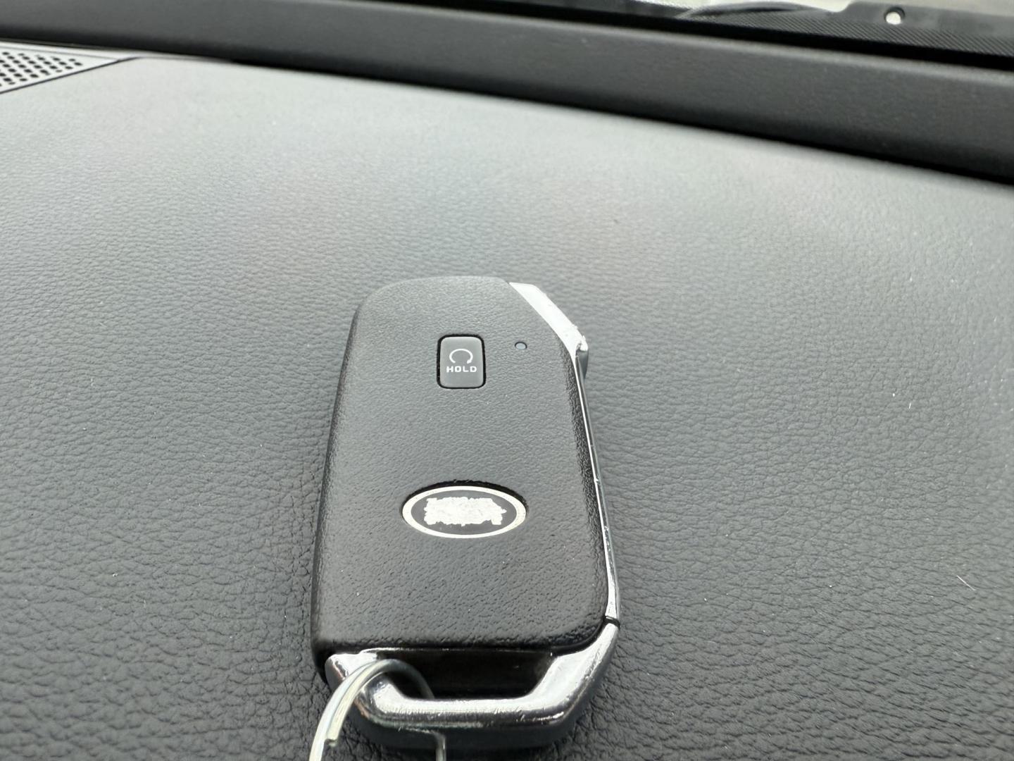 2021 Gray /Black Kia Telluride EX AWD (5XYP3DHC9MG) with an 3.8L V6 DOHC 24V engine, 8A transmission, located at 11115 Chardon Rd. , Chardon, OH, 44024, (440) 214-9705, 41.580246, -81.241943 - This One Owner 2021 Kia Telluride EX AWD, powered by a 3.8L V6 and 8-speed automatic transmission, is a spacious and feature-rich SUV offering leather interior, heated and cooled power front seats, 2nd row captain’s chairs, tri-zone automatic climate control, and a power sunroof. Its tech highligh - Photo#51