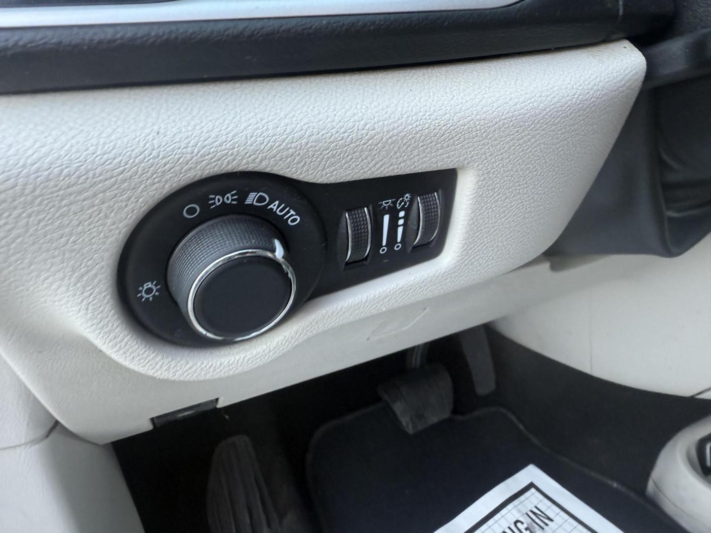 2020 Silver /Black Chrysler Voyager LXI (2C4RC1DG6LR) with an 3.6L V6 DOHC 24V engine, 9A transmission, located at 11115 Chardon Rd. , Chardon, OH, 44024, (440) 214-9705, 41.580246, -81.241943 - This 2020 Chrysler Voyager LXi is a practical minivan powered by a 3.6L Pentastar V6 engine paired with a 9-speed automatic transmission, delivering up to 28 MPG on the highway. It features conveniences like remote start, tri-zone manual climate control, a power liftgate, and advanced tech including - Photo#21