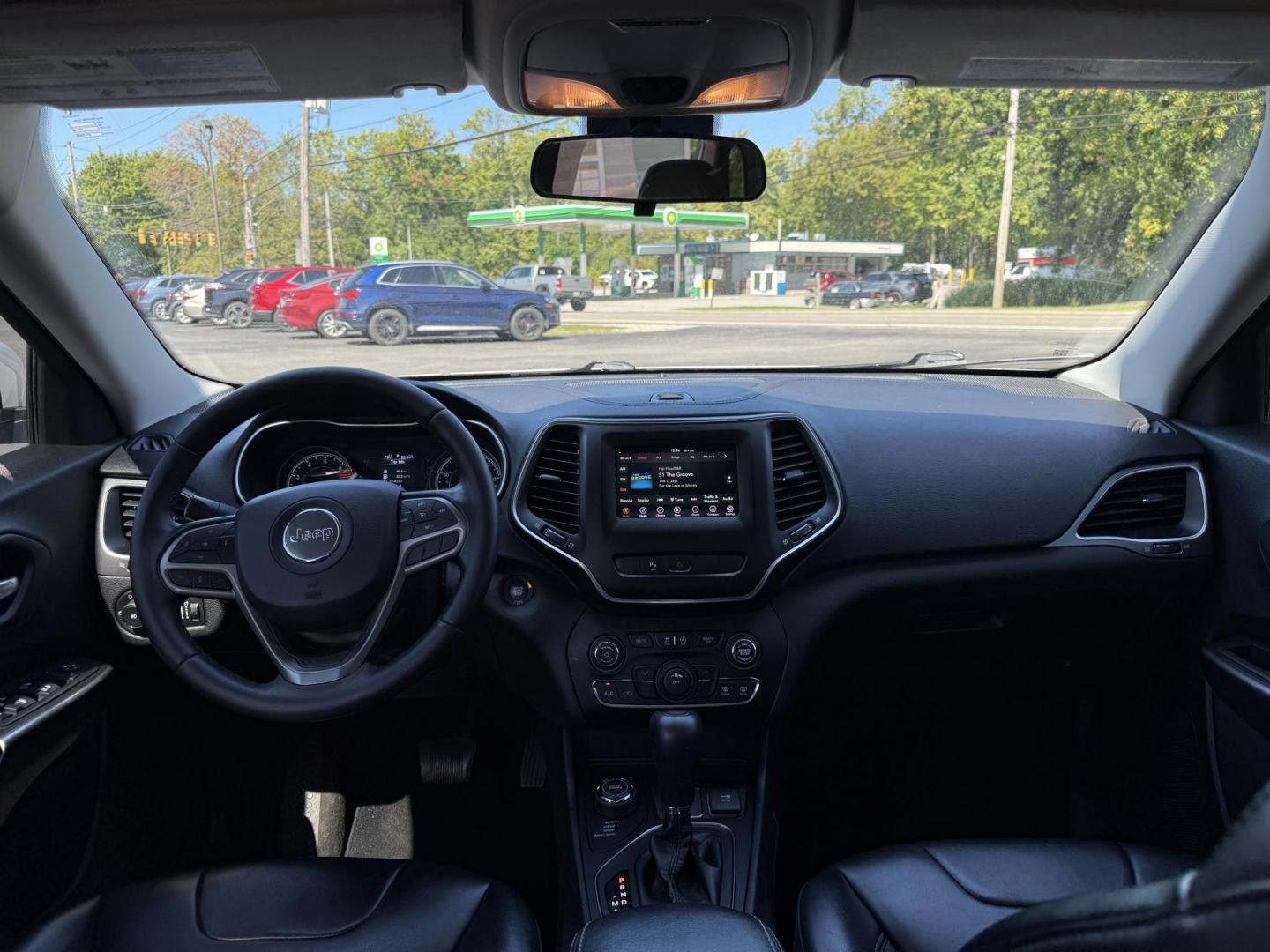 2019 White /Black Jeep Cherokee Latitude Plus 4WD (1C4PJMLB9KD) with an 2.4L I4 DOHC 16V engine, 9A transmission, located at 11115 Chardon Rd. , Chardon, OH, 44024, (440) 214-9705, 41.580246, -81.241943 - This 2019 Jeep Cherokee Latitude Plus 4X4 is equipped with a 2.4L I4 MultiAir engine and a 9-speed automatic transmission, delivering up to 29 MPG on the highway. Key features include a power driver’s seat, full LED exterior lighting, a 7.0" touchscreen with Apple CarPlay and Android Auto, a 3.5" - Photo#35