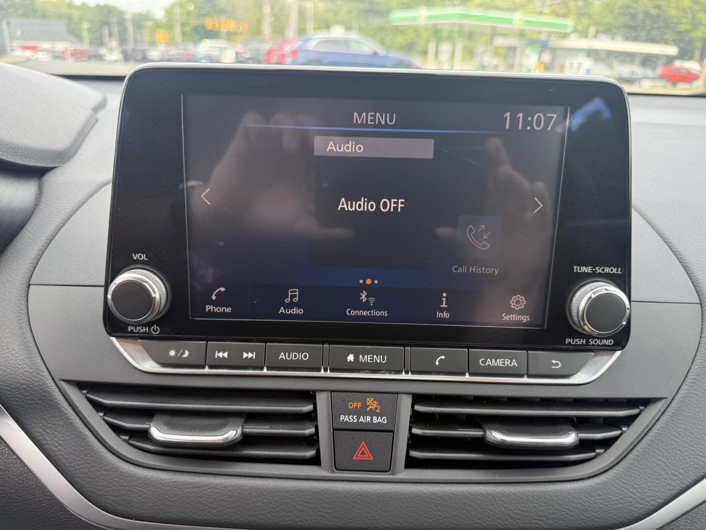 2022 Silver /Black Nissan Altima 2.5 SV (1N4BL4DV9NN) with an 2.5L I4 DOHC 16V engine, Automatic transmission, located at 11115 Chardon Rd. , Chardon, OH, 44024, (440) 214-9705, 41.580246, -81.241943 - This One Owner 2022 Nissan Altima 2.5 SV features a 2.5L I4 engine delivering up to 37 MPG on the highway and comes equipped with modern tech and safety, including forward collision warning, lane departure warning, blind spot monitoring, and remote start. Comfort and convenience are enhanced with a - Photo#24