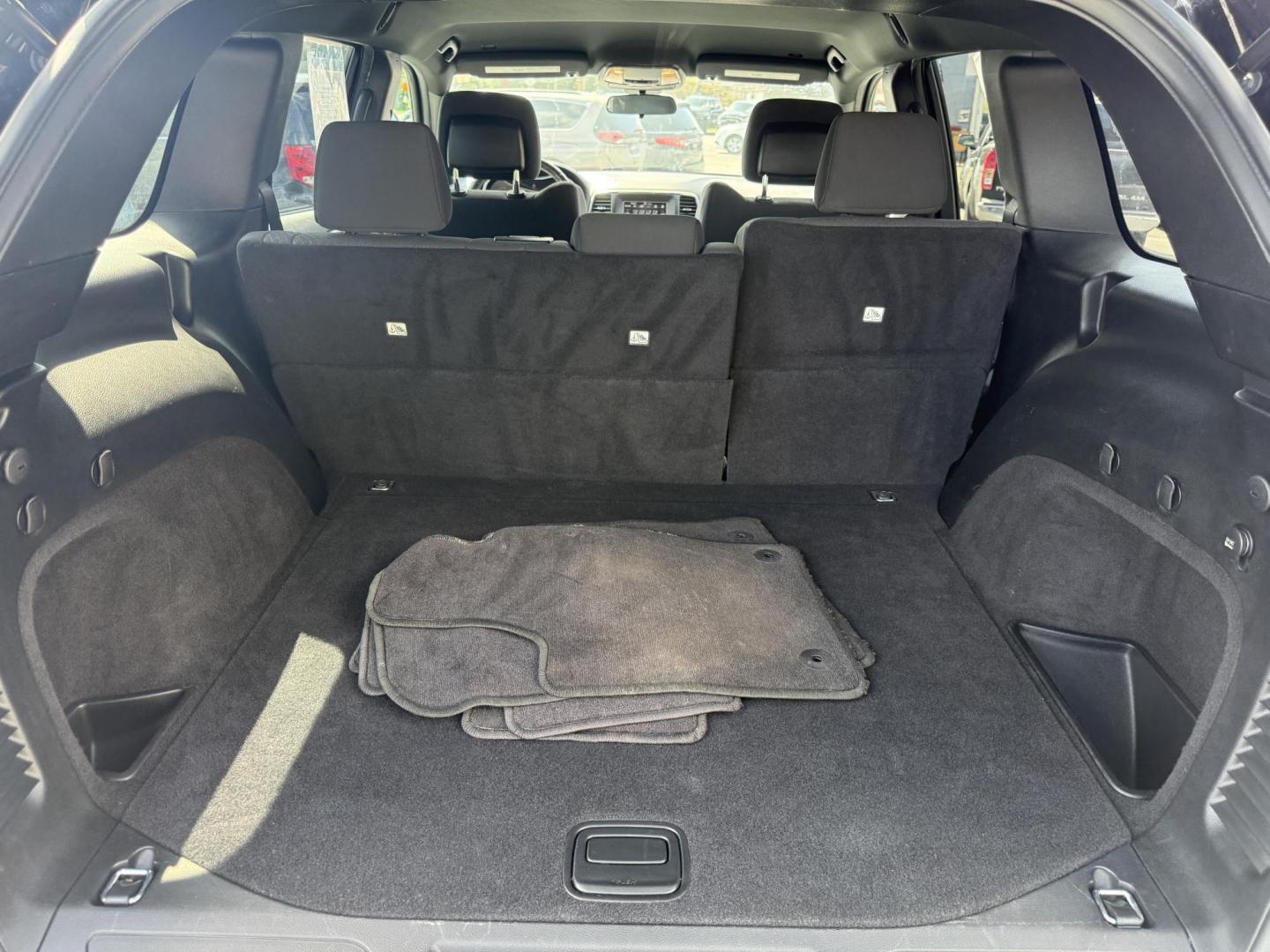 2019 Gray /Black Jeep Grand Cherokee Laredo E 4WD (1C4RJFAG7KC) with an 3.6L V6 DOHC 24V engine, 8A transmission, located at 547 E. Main St., Orwell, OH, 44076, (440) 437-5893, 41.535435, -80.847855 - This 2019 Jeep Grand Cherokee Laredo E 4WD features a 3.6L Pentastar V6 engine with an 8-speed automatic transmission and the Quadra-Trac 1 4WD system, delivering 25 MPG on the highway. Comfort and convenience are provided by a power driver’s seat, dual-zone automatic climate control, a 7.0" touch - Photo#35