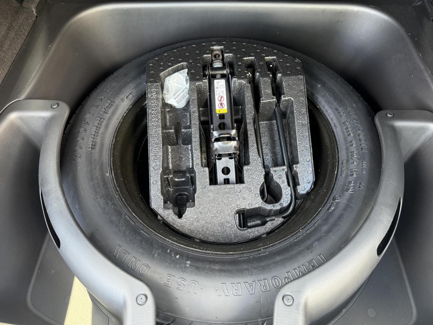 2019 Gray /Black Jeep Grand Cherokee Laredo E 4WD (1C4RJFAG7KC) with an 3.6L V6 DOHC 24V engine, 8A transmission, located at 547 E. Main St., Orwell, OH, 44076, (440) 437-5893, 41.535435, -80.847855 - This 2019 Jeep Grand Cherokee Laredo E 4WD features a 3.6L Pentastar V6 engine with an 8-speed automatic transmission and the Quadra-Trac 1 4WD system, delivering 25 MPG on the highway. Comfort and convenience are provided by a power driver’s seat, dual-zone automatic climate control, a 7.0" touch - Photo#36