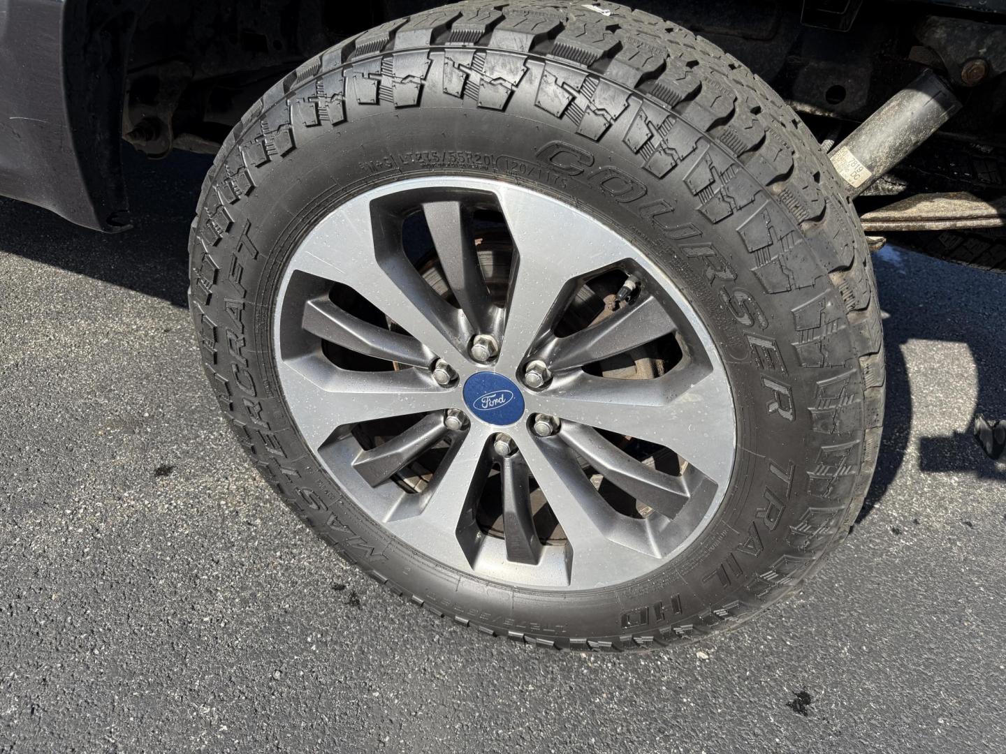 2019 Black /Black Ford F-150 STX SuperCab 6.5-ft. 4WD (1FTEX1EP2KK) with an 2.7L V6 DOHC 24V TWIN TURBO engine, 10 Speed Auto transmission, located at 11115 Chardon Rd. , Chardon, OH, 44024, (440) 214-9705, 41.580246, -81.241943 - This 2019 Ford F-150 STX SuperCab 4WD is a capable and efficient pickup, powered by a 2.7L twin-turbo EcoBoost V6 engine with 325 hp and 400 lb-ft of torque, paired to a 10-speed automatic transmission and 3.55 gearing, achieving 24 MPG highway and offering a 7,600-pound towing capacity. It features - Photo#13