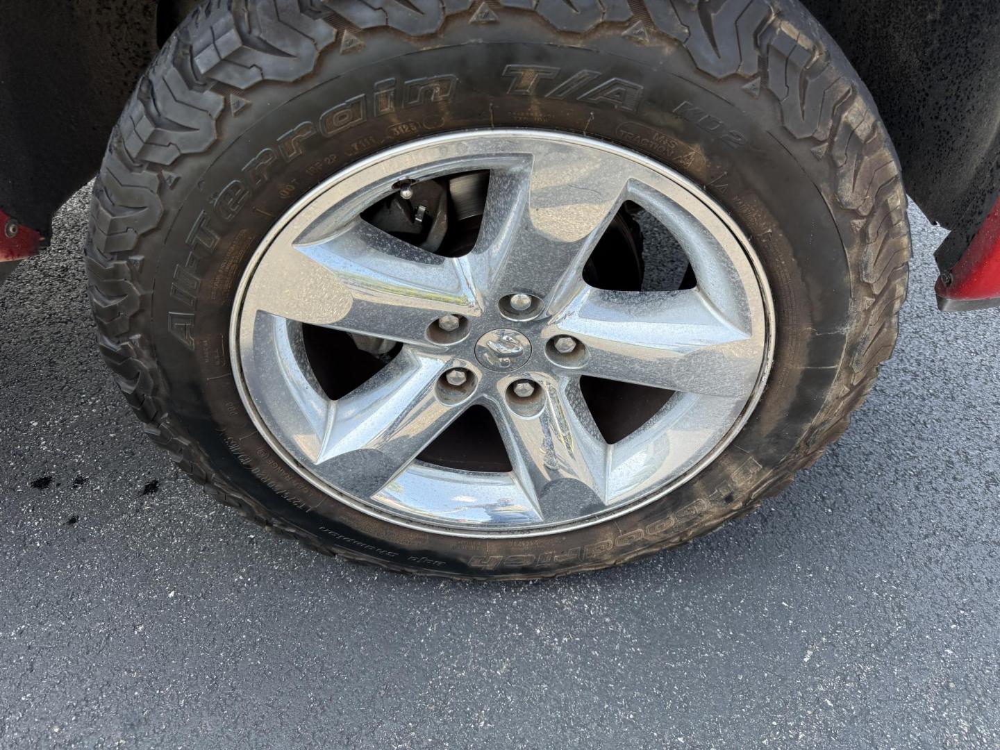 2008 Red /Gray Dodge Ram 1500 SLT Quad Cab 4WD (1D7HU18288S) with an 5.7L V8 OHV 16V engine, 5-Speed Automatic Overdrive transmission, located at 11115 Chardon Rd. , Chardon, OH, 44024, (440) 214-9705, 41.580246, -81.241943 - This 2008 Dodge Ram 1500 SLT Quad Cab has spent it's entire life down in Texas. Powered by the 5.7 HEMI V8 engine, 5 speed automatic transmission and 3.93 gearing this truck is rated to tow a respectable 7,450 pounds. On the inside you get a power drivers seat and an aftermarket radio with Bluetooth - Photo#4