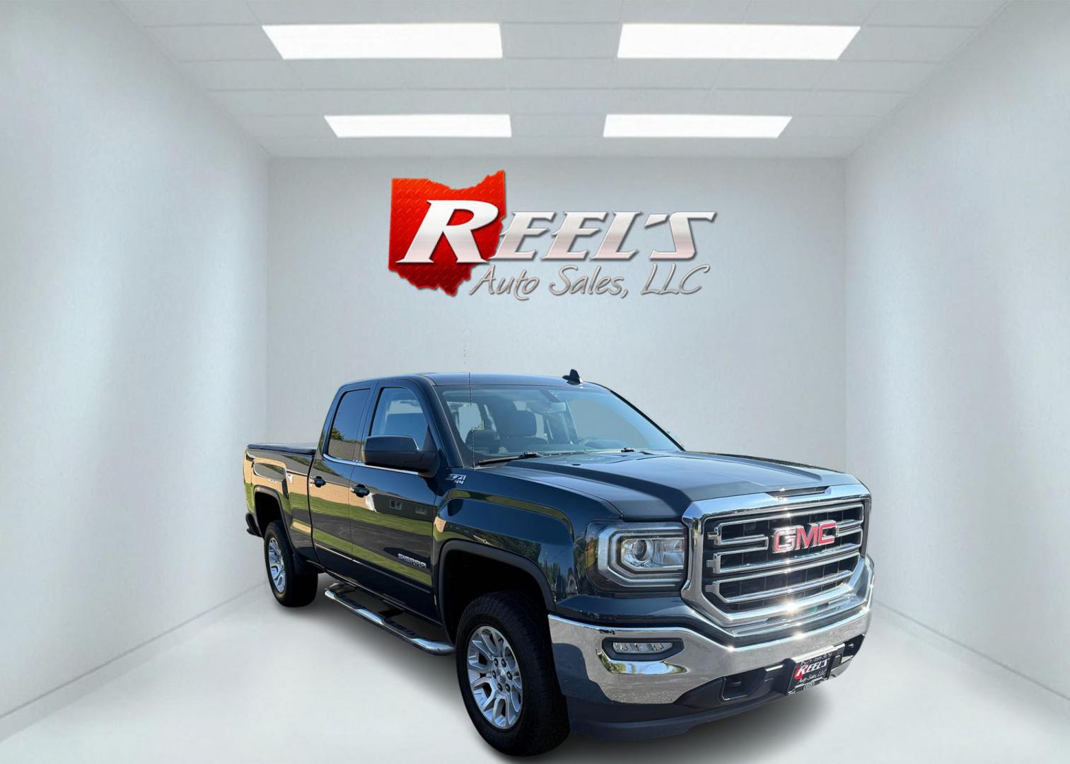 2017 Gray /Gray GMC Sierra 1500 SLE Double Cab 4WD (1GTV2MEC9HZ) with an 5.3L V8 OHV 16V engine, 6A transmission, located at 547 E. Main St., Orwell, OH, 44076, (440) 437-5893, 41.535435, -80.847855 - This One Owner 2017 GMC Sierra 1500 SLE Double Cab 4WD is a versatile full-size pickup powered by a 5.3L EcoTec3 V8 engine and 6-speed automatic transmission, offering a 9,200-pound towing capacity with 3.42 gearing and a G80 locking rear differential. The Z71 Offroad Package and HID headlights enha - Photo#2