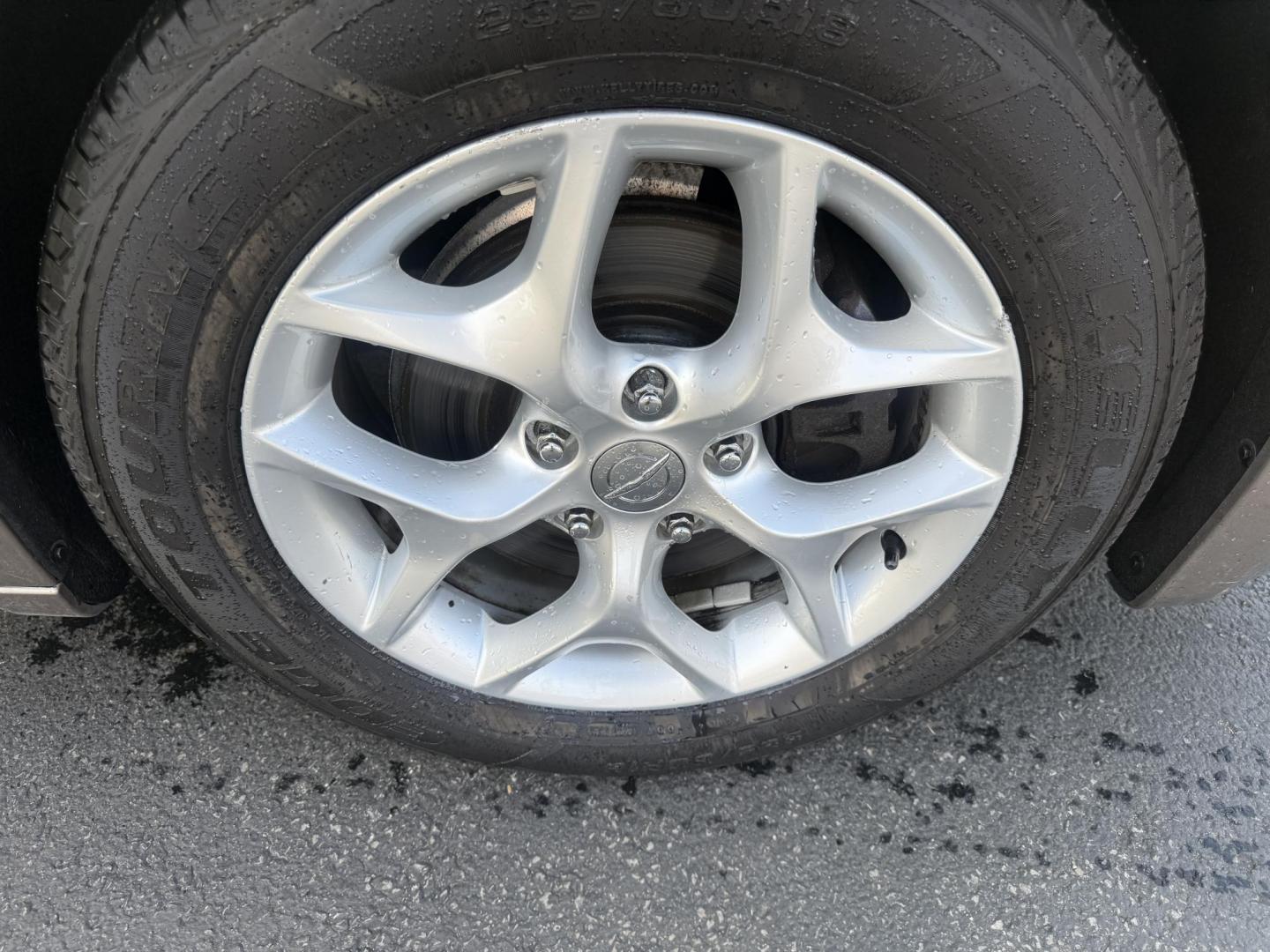 2017 Gray /Black Chrysler Pacifica Touring-L (2C4RC1BG8HR) with an 3.6L V6 DOHC 24V engine, 9 Speed Automatic transmission, located at 547 E. Main St., Orwell, OH, 44076, (440) 437-5893, 41.535435, -80.847855 - Photo#4