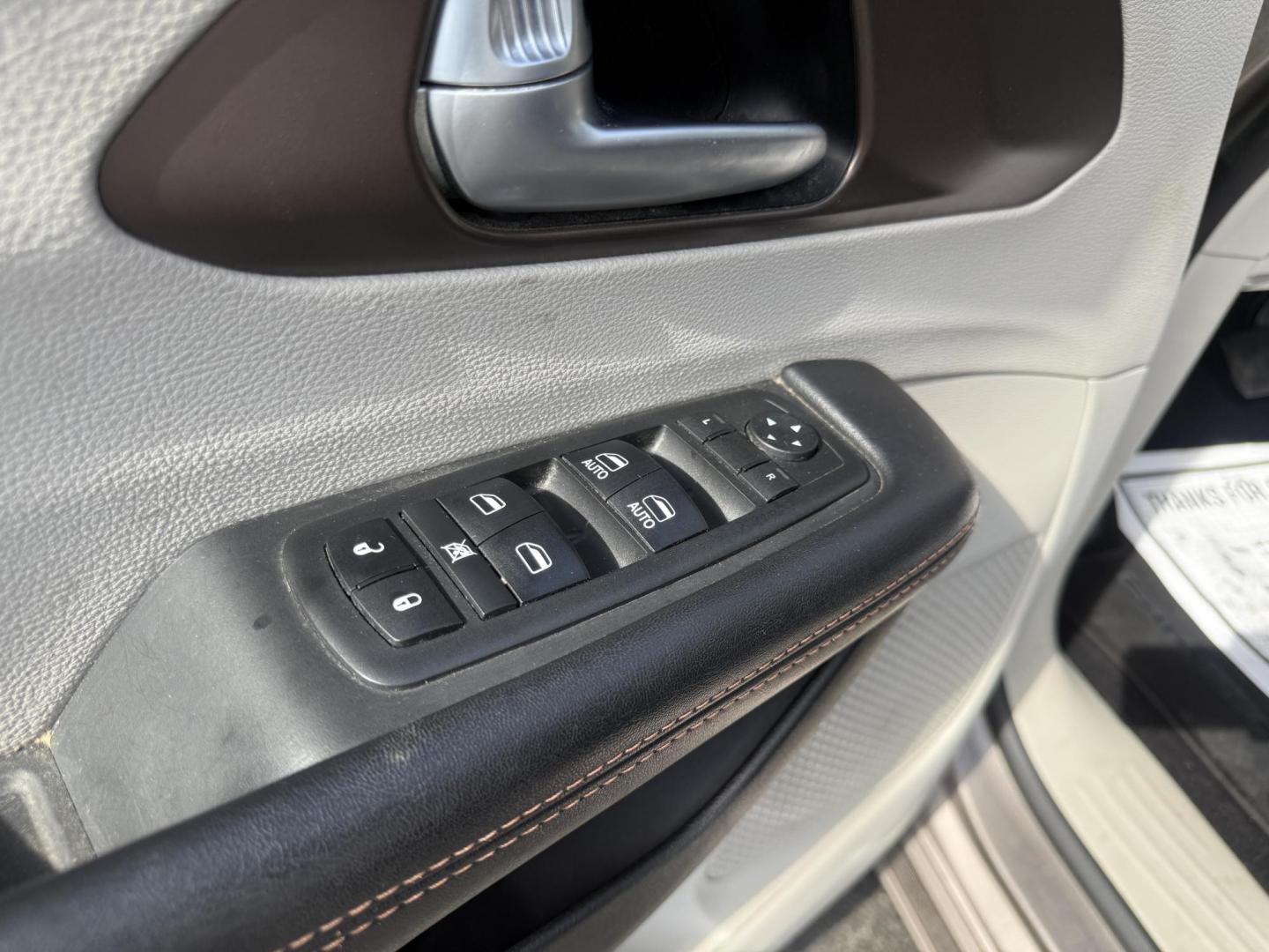 2017 Gray /Black Chrysler Pacifica Touring-L (2C4RC1BG8HR) with an 3.6L V6 DOHC 24V engine, 9 Speed Automatic transmission, located at 547 E. Main St., Orwell, OH, 44076, (440) 437-5893, 41.535435, -80.847855 - Photo#17