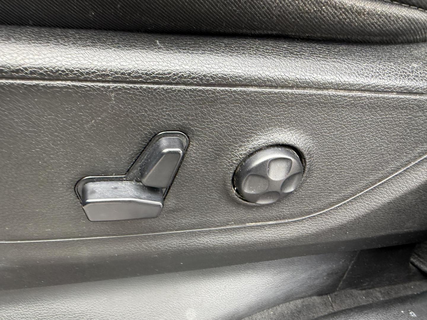 2019 Red /Black RAM 1500 Big Horn Crew Cab SWB 4WD (1C6SRFFTXKN) with an 5.7L V8 OHV 16V engine, Automatic transmission, located at 547 E. Main St., Orwell, OH, 44076, (440) 437-5893, 41.535435, -80.847855 - This 2019 Ram 1500 Big Horn Crew Cab 4WD with a 5.7L HEMI V8 and 8-speed automatic transmission offers robust performance with 395 horsepower and 410 lb-ft of torque, featuring a 3.92 axle ratio for a strong 11,340-pound towing capacity. It balances power with comfort and technology, boasting a 3.5" - Photo#22