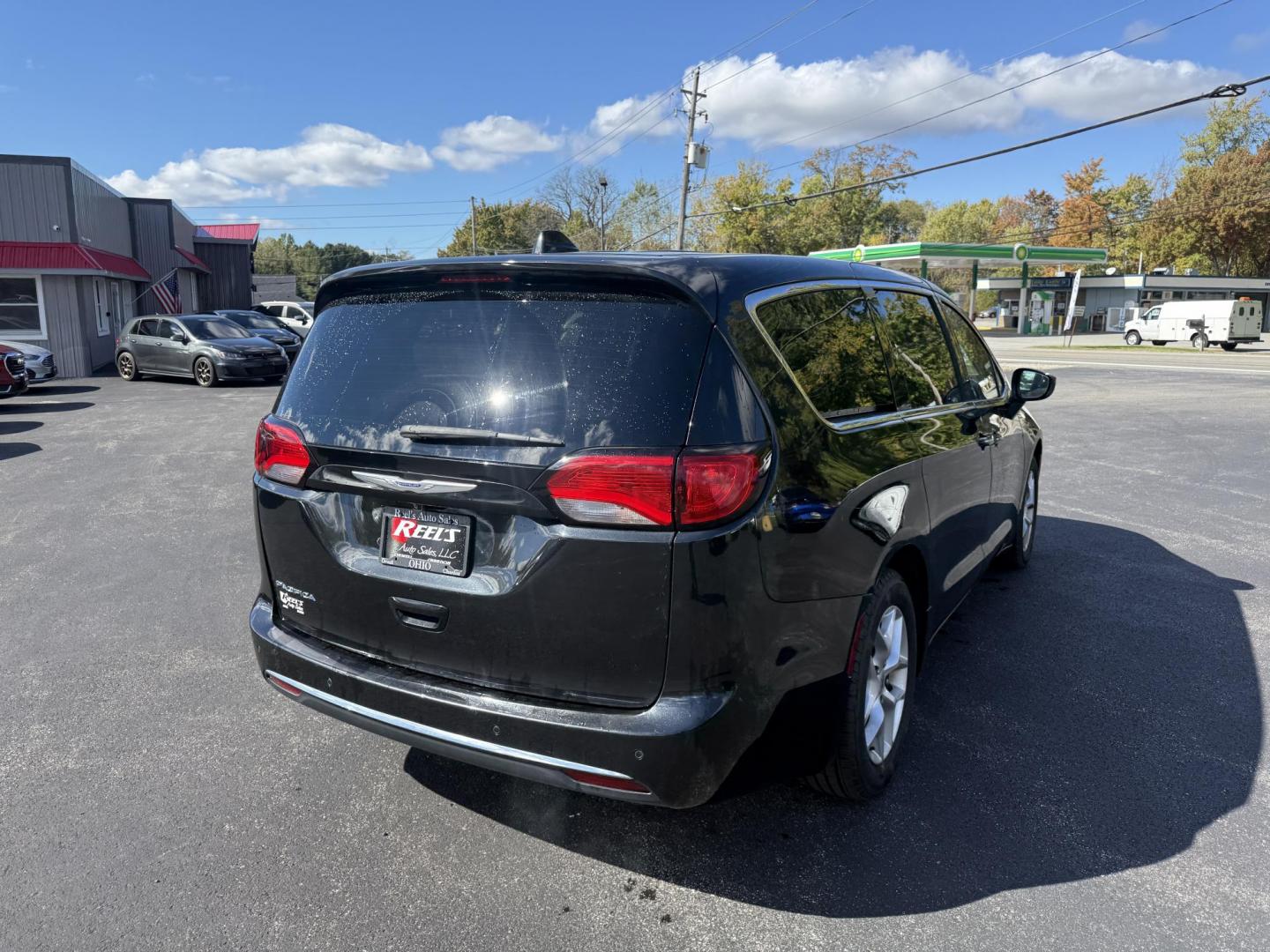 2019 Black /Black Chrysler Pacifica Touring Plus (2C4RC1FG2KR) with an 3.6L V6 DOHC 24V engine, 9A transmission, located at 11115 Chardon Rd. , Chardon, OH, 44024, (440) 214-9705, 41.580246, -81.241943 - Photo#7