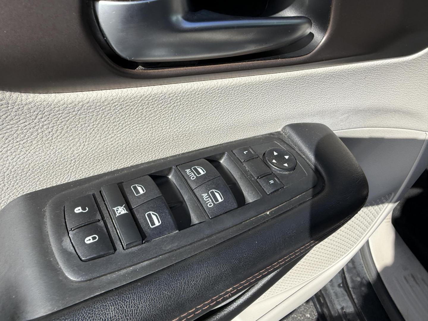 2019 Black /Black Chrysler Pacifica Touring Plus (2C4RC1FG2KR) with an 3.6L V6 DOHC 24V engine, 9A transmission, located at 11115 Chardon Rd. , Chardon, OH, 44024, (440) 214-9705, 41.580246, -81.241943 - Photo#17