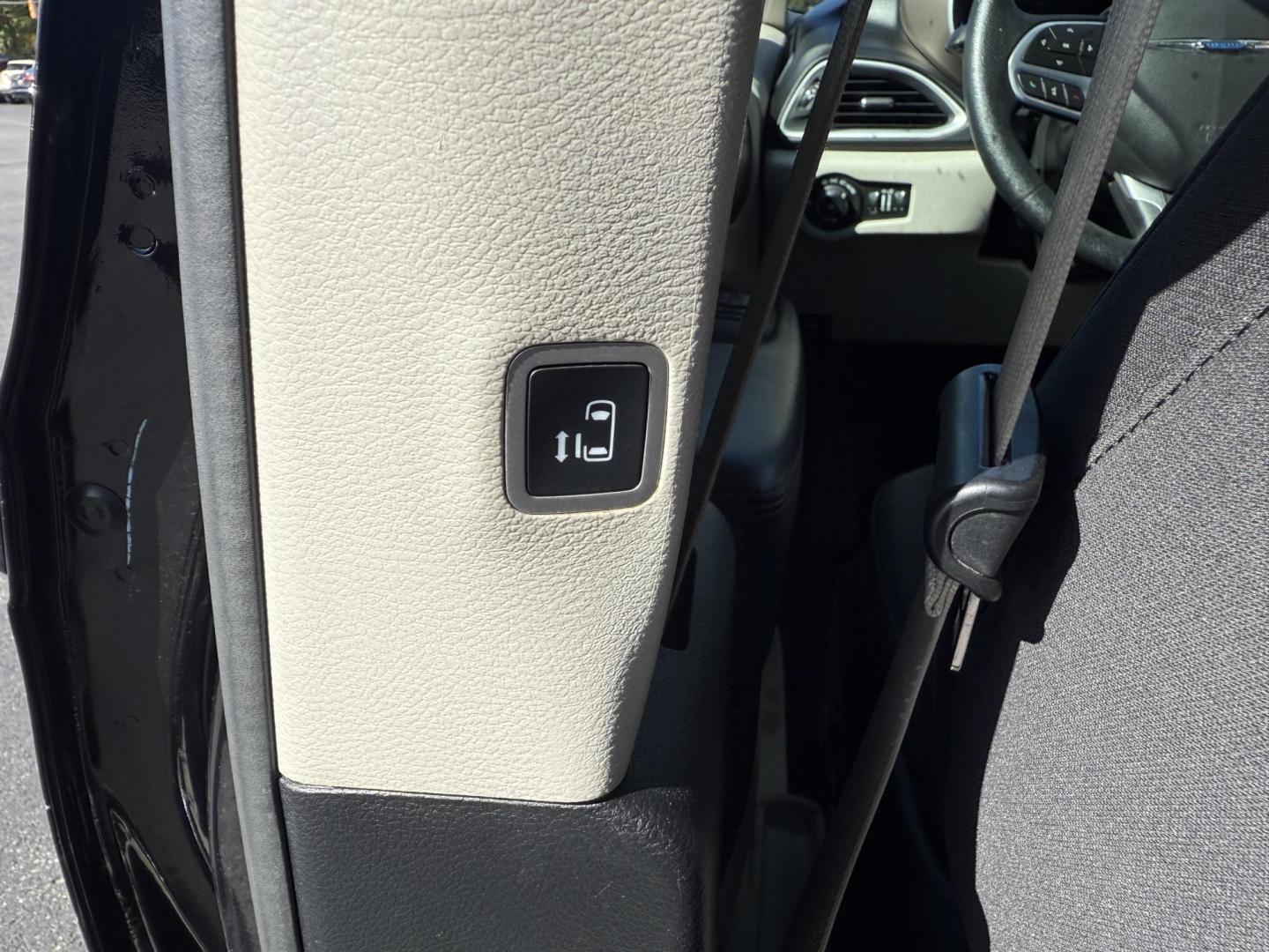 2019 Black /Black Chrysler Pacifica Touring Plus (2C4RC1FG2KR) with an 3.6L V6 DOHC 24V engine, 9A transmission, located at 11115 Chardon Rd. , Chardon, OH, 44024, (440) 214-9705, 41.580246, -81.241943 - Photo#35