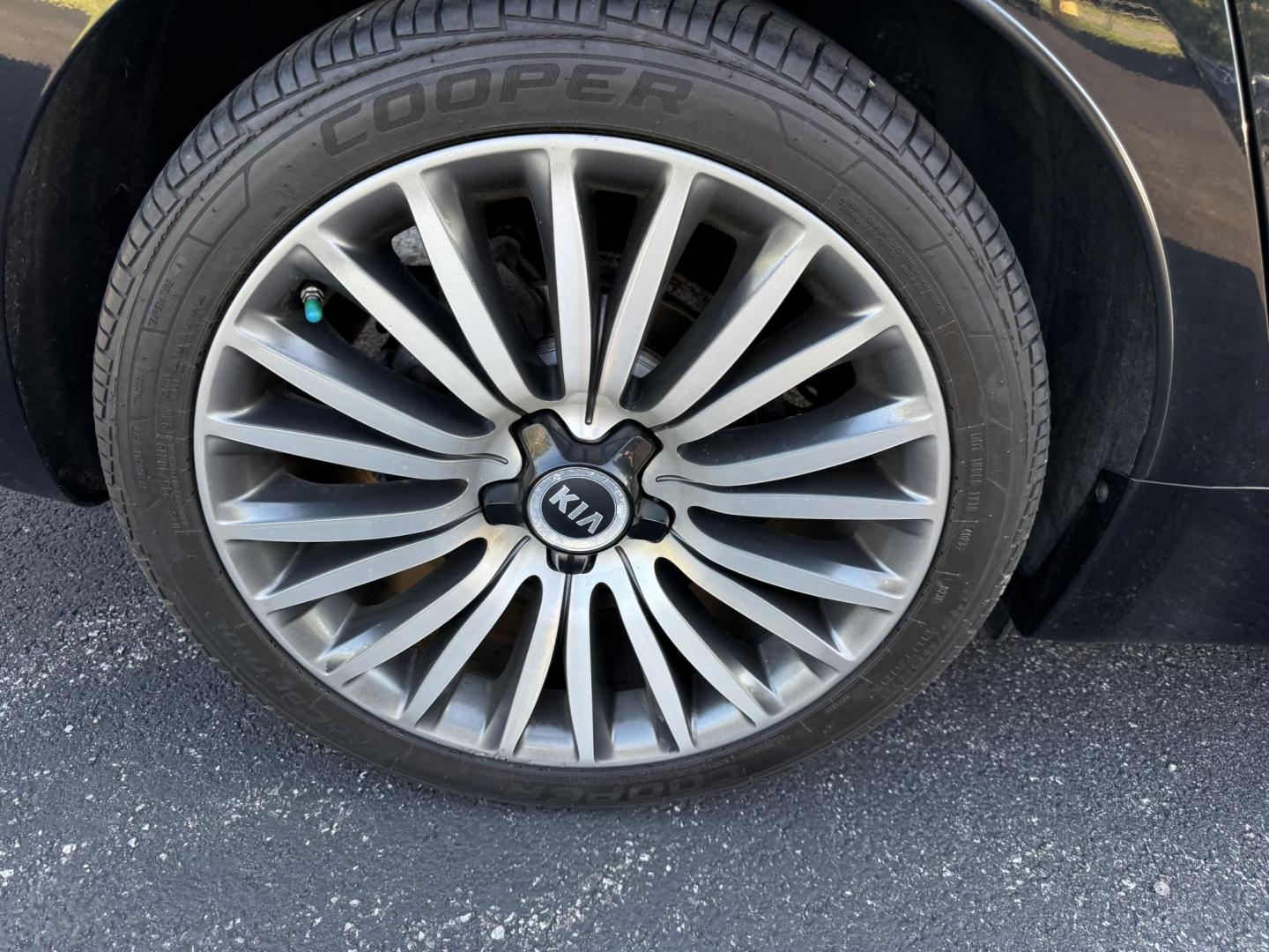 2015 Black /Black Kia Cadenza Premium (KNALN4D72F5) with an 3.3L V6 DOHC 24V engine, 6-Speed Automatic transmission, located at 11115 Chardon Rd. , Chardon, OH, 44024, (440) 214-9705, 41.580246, -81.241943 - This 2015 Kia Cadenza Premium offers a refined driving experience with its 3.3L V6 engine and 6-speed automatic transmission, achieving up to 28 MPG on the highway. Its upscale interior features Nappa leather, heated and cooled power front seats, heated rear seats, dual-zone automatic climate contro - Photo#6