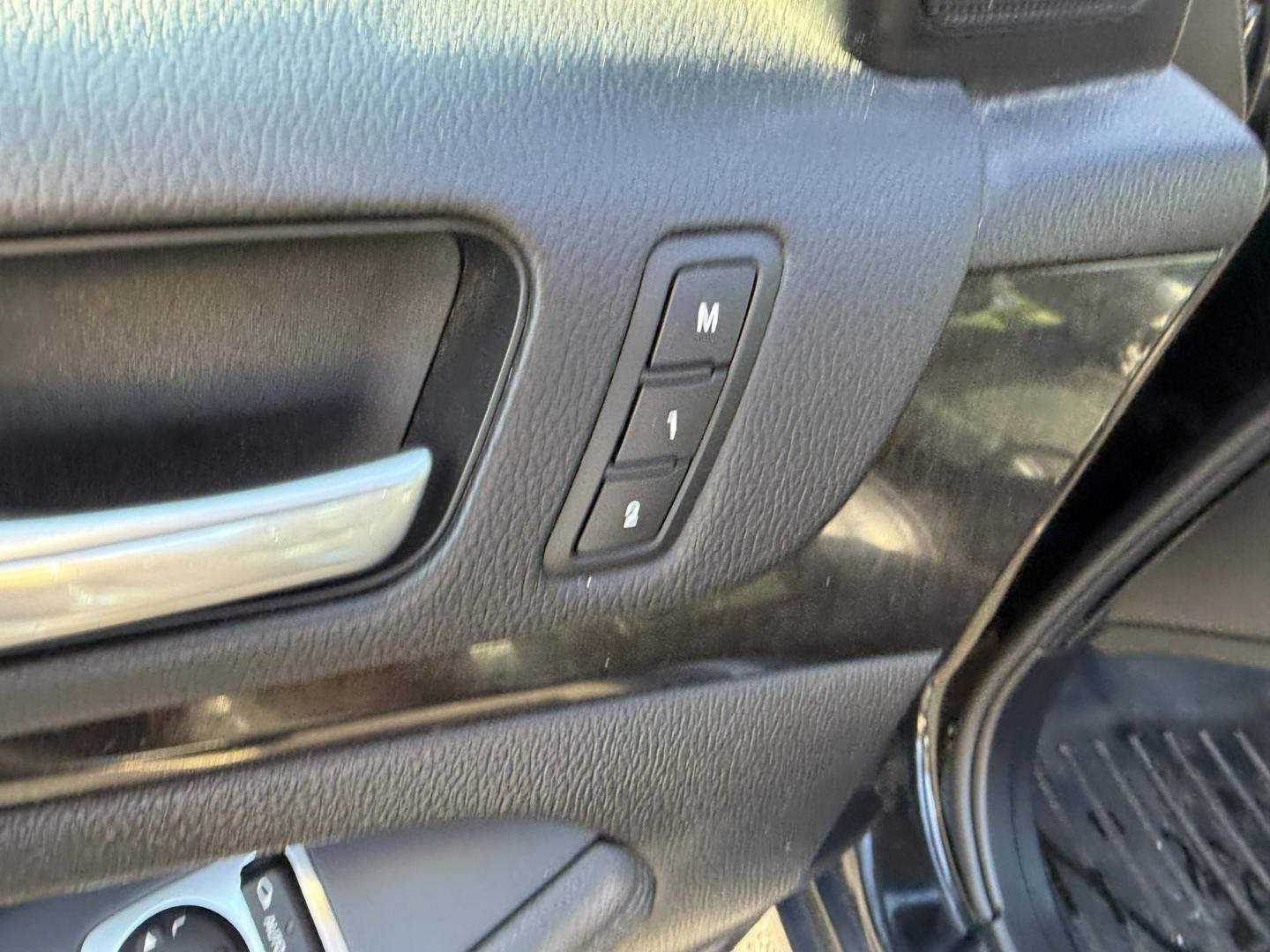 2015 Black /Black Kia Cadenza Premium (KNALN4D72F5) with an 3.3L V6 DOHC 24V engine, 6-Speed Automatic transmission, located at 11115 Chardon Rd. , Chardon, OH, 44024, (440) 214-9705, 41.580246, -81.241943 - This 2015 Kia Cadenza Premium offers a refined driving experience with its 3.3L V6 engine and 6-speed automatic transmission, achieving up to 28 MPG on the highway. Its upscale interior features Nappa leather, heated and cooled power front seats, heated rear seats, dual-zone automatic climate contro - Photo#17