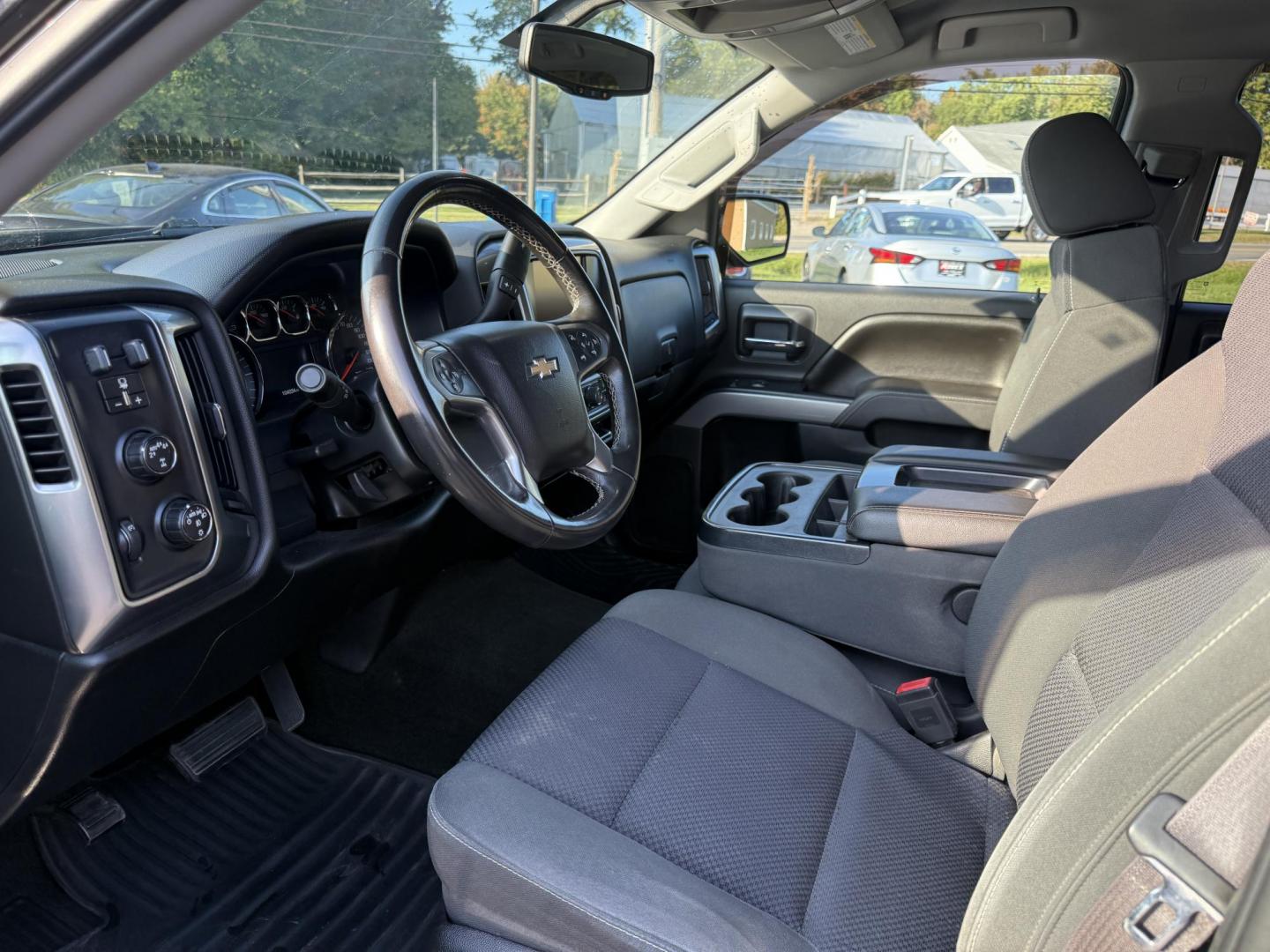 2017 Black /Black Chevrolet Silverado 1500 LT Double Cab 4WD (1GCVKREC2HZ) with an 5.3L V8 OHV 16V engine, 6A transmission, located at 11115 Chardon Rd. , Chardon, OH, 44024, (440) 214-9705, 41.580246, -81.241943 - This One Owner 2017 Chevrolet Silverado 1500 LT Z71 Double Cab is equipped with a 5.3L EcoTec3 V8 engine and a 6-speed automatic transmission, delivering strong performance and a 9,200-pound towing capacity. It features the Z71 Off-Road Package with a G80 locking rear differential and 3.42 gearing f - Photo#17