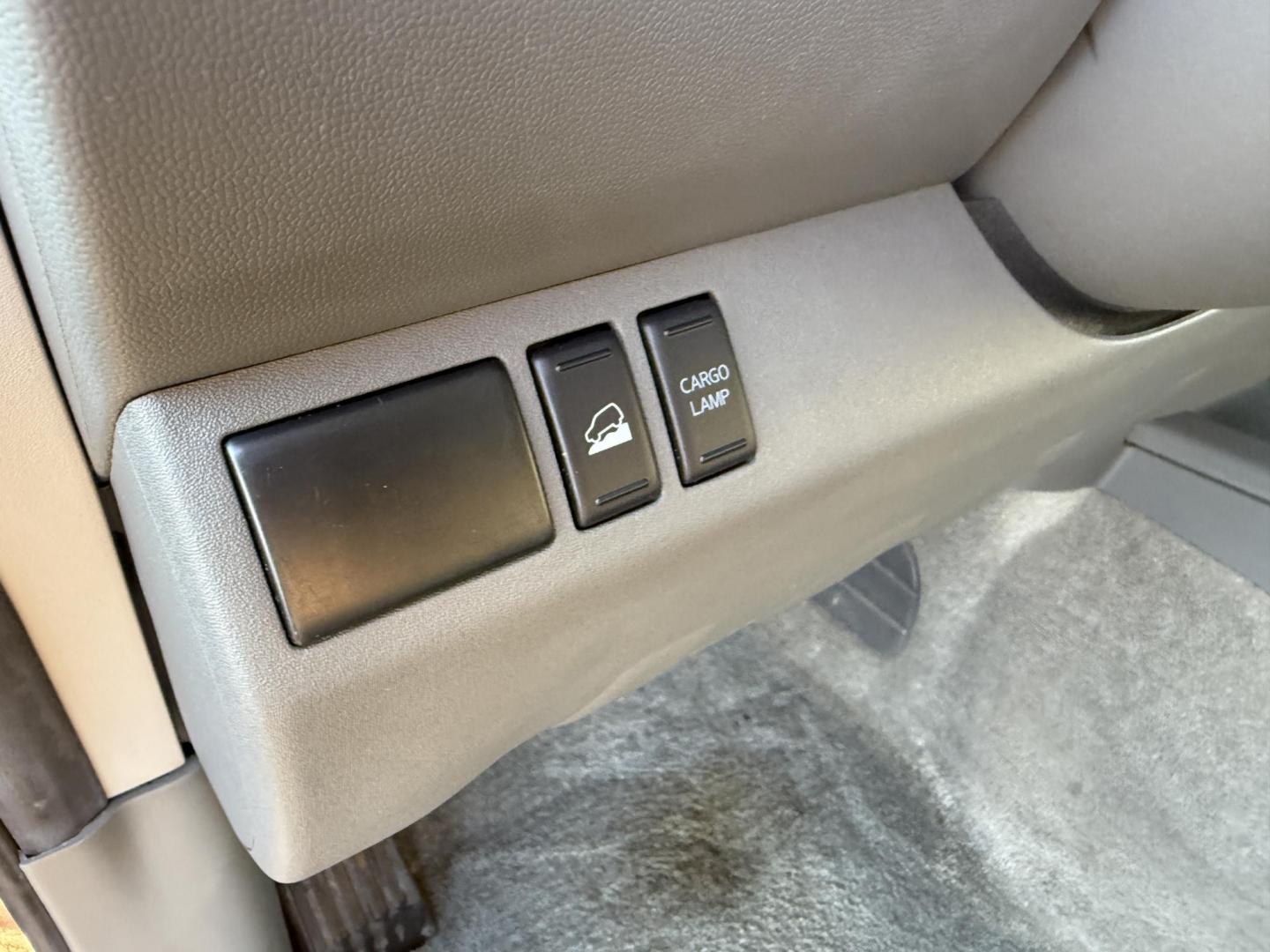 2015 Red /Gray Nissan Frontier S Crew Cab 5AT 4WD (1N6AD0EV7FN) with an 4.0L V6 DOHC 24V engine, 5-Speed Automatic transmission, located at 11115 Chardon Rd. , Chardon, OH, 44024, (440) 214-9705, 41.580246, -81.241943 - This One Owner 2015 Nissan Frontier S Crew Cab 4WD is powered by a robust 4.0L V6 engine mated to a 5-speed automatic transmission, offering a towing capacity of up to 6,100 pounds. It features a Dana 44 rear axle and active brake limited slip differentials, enhancing traction and off-road capabilit - Photo#20