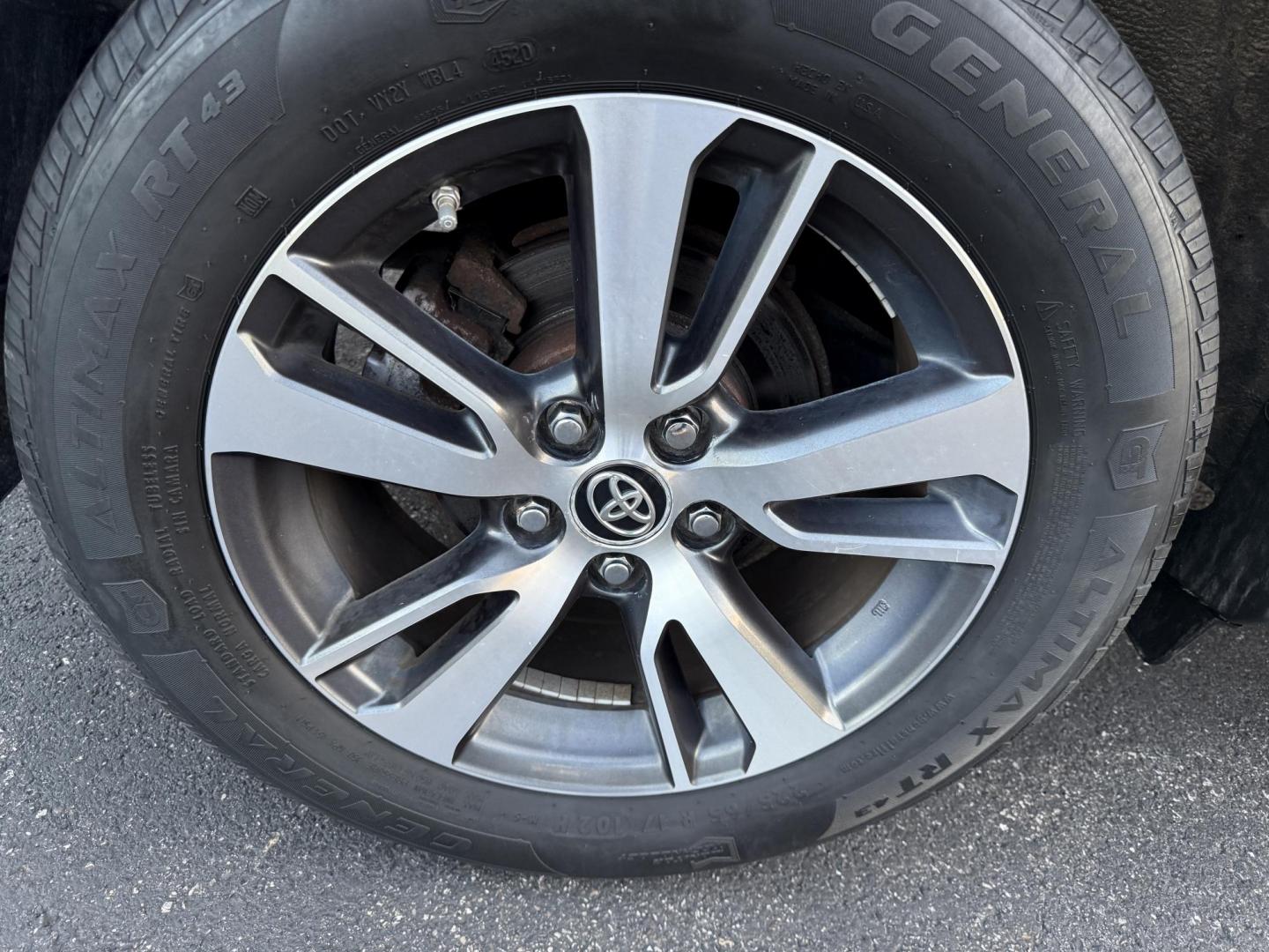 2017 Gray /Black Toyota RAV4 XLE AWD (JTMRFREV4HJ) with an 2.5L I4 DOHC 16V engine, 6A transmission, located at 11115 Chardon Rd. , Chardon, OH, 44024, (440) 214-9705, 41.580246, -81.241943 - One Owner 2017 Toyota RAV4 XLE AWD – Reliable, Versatile, and Packed with Safety Features! Drive with confidence in this one-owner 2017 Toyota RAV4 XLE AWD. Powered by a fuel-efficient 2.5L I4 engine with a 6-speed automatic transmission, this SUV delivers a smooth ride and impressive efficiency - Photo#6
