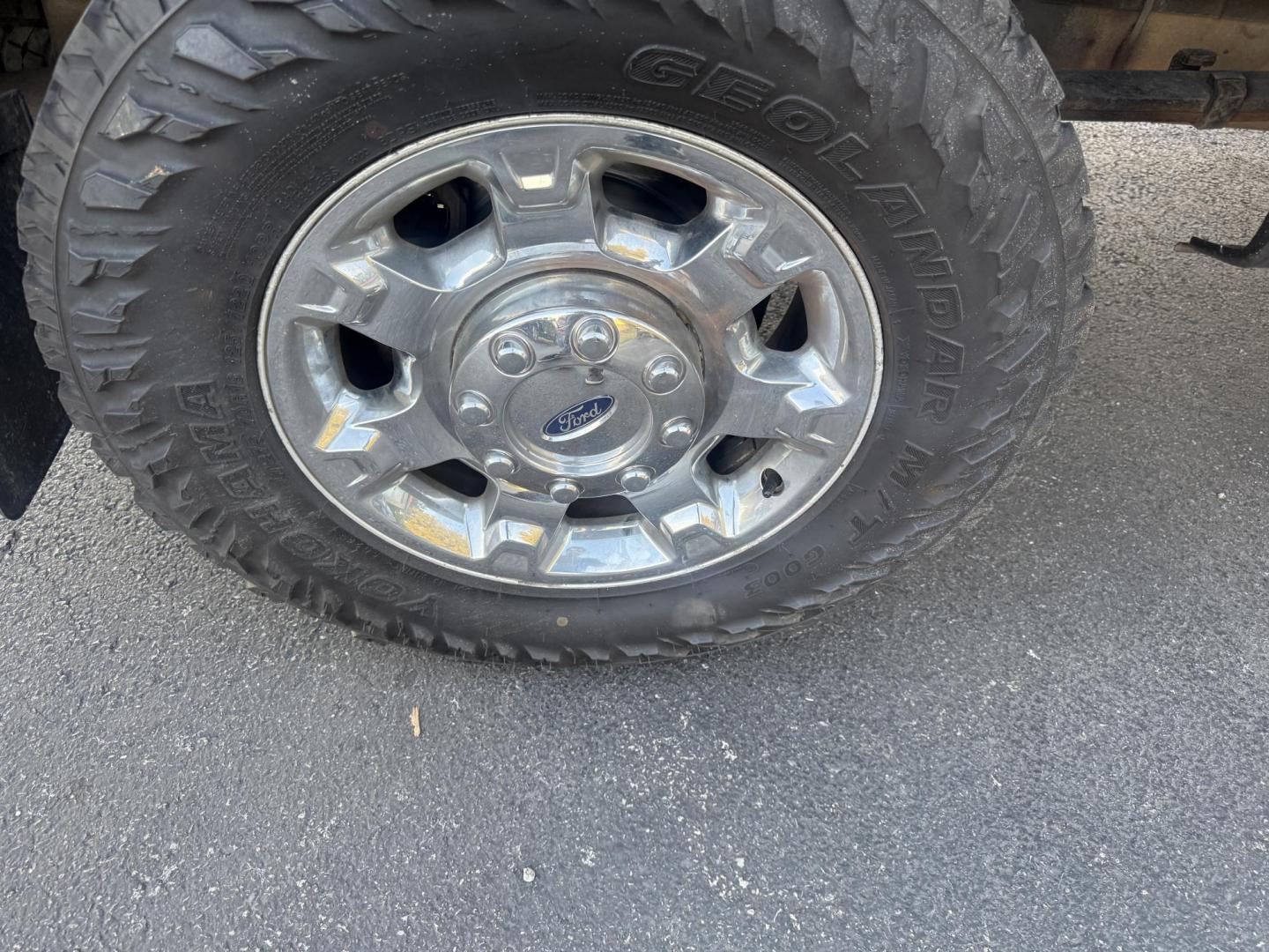 2016 Tan /Gray Ford F-250 SD XLT Crew Cab 4WD (1FT7W2B61GE) with an 6.2L V8 OHV 16V engine, 6-Speed Automatic transmission, located at 547 E. Main St., Orwell, OH, 44076, (440) 437-5893, 41.535435, -80.847855 - This 2016 Ford F-250 XLT Crew Cab is a powerful and capable heavy-duty pickup truck, equipped with a robust 6.2L V8 engine and a 6-speed automatic transmission. Designed for serious work, it features 3.73 gearing and boasts an impressive towing capacity of up to 12,500 pounds, making it ideal for ha - Photo#7