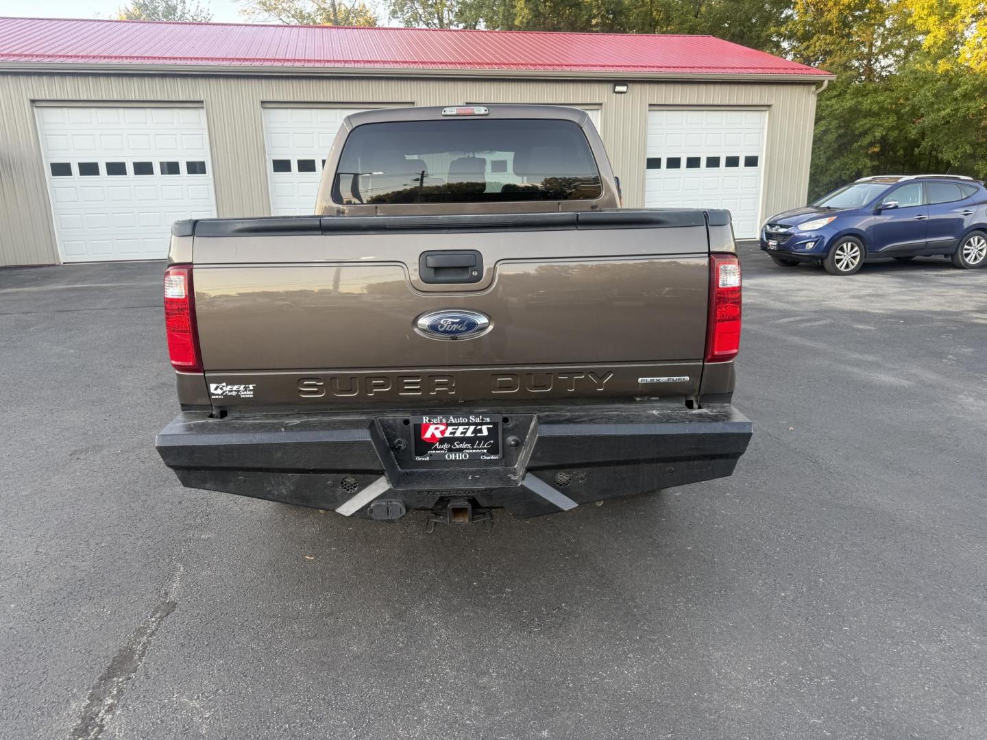 2016 Tan /Gray Ford F-250 SD XLT Crew Cab 4WD (1FT7W2B61GE) with an 6.2L V8 OHV 16V engine, 6-Speed Automatic transmission, located at 547 E. Main St., Orwell, OH, 44076, (440) 437-5893, 41.535435, -80.847855 - This 2016 Ford F-250 XLT Crew Cab is a powerful and capable heavy-duty pickup truck, equipped with a robust 6.2L V8 engine and a 6-speed automatic transmission. Designed for serious work, it features 3.73 gearing and boasts an impressive towing capacity of up to 12,500 pounds, making it ideal for ha - Photo#9