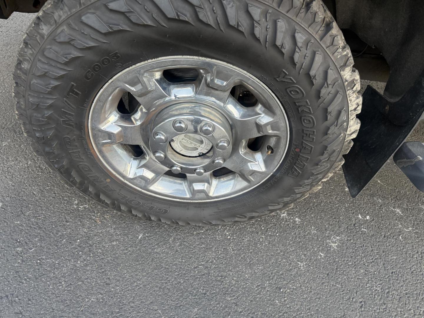 2016 Tan /Gray Ford F-250 SD XLT Crew Cab 4WD (1FT7W2B61GE) with an 6.2L V8 OHV 16V engine, 6-Speed Automatic transmission, located at 547 E. Main St., Orwell, OH, 44076, (440) 437-5893, 41.535435, -80.847855 - This 2016 Ford F-250 XLT Crew Cab is a powerful and capable heavy-duty pickup truck, equipped with a robust 6.2L V8 engine and a 6-speed automatic transmission. Designed for serious work, it features 3.73 gearing and boasts an impressive towing capacity of up to 12,500 pounds, making it ideal for ha - Photo#15
