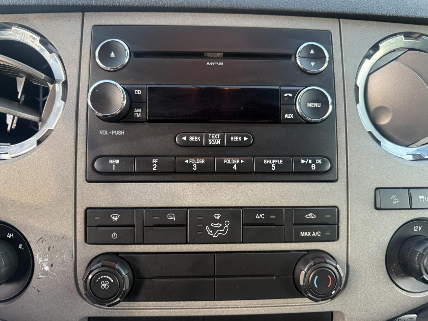 2016 Tan /Gray Ford F-250 SD XLT Crew Cab 4WD (1FT7W2B61GE) with an 6.2L V8 OHV 16V engine, 6-Speed Automatic transmission, located at 547 E. Main St., Orwell, OH, 44076, (440) 437-5893, 41.535435, -80.847855 - This 2016 Ford F-250 XLT Crew Cab is a powerful and capable heavy-duty pickup truck, equipped with a robust 6.2L V8 engine and a 6-speed automatic transmission. Designed for serious work, it features 3.73 gearing and boasts an impressive towing capacity of up to 12,500 pounds, making it ideal for ha - Photo#29