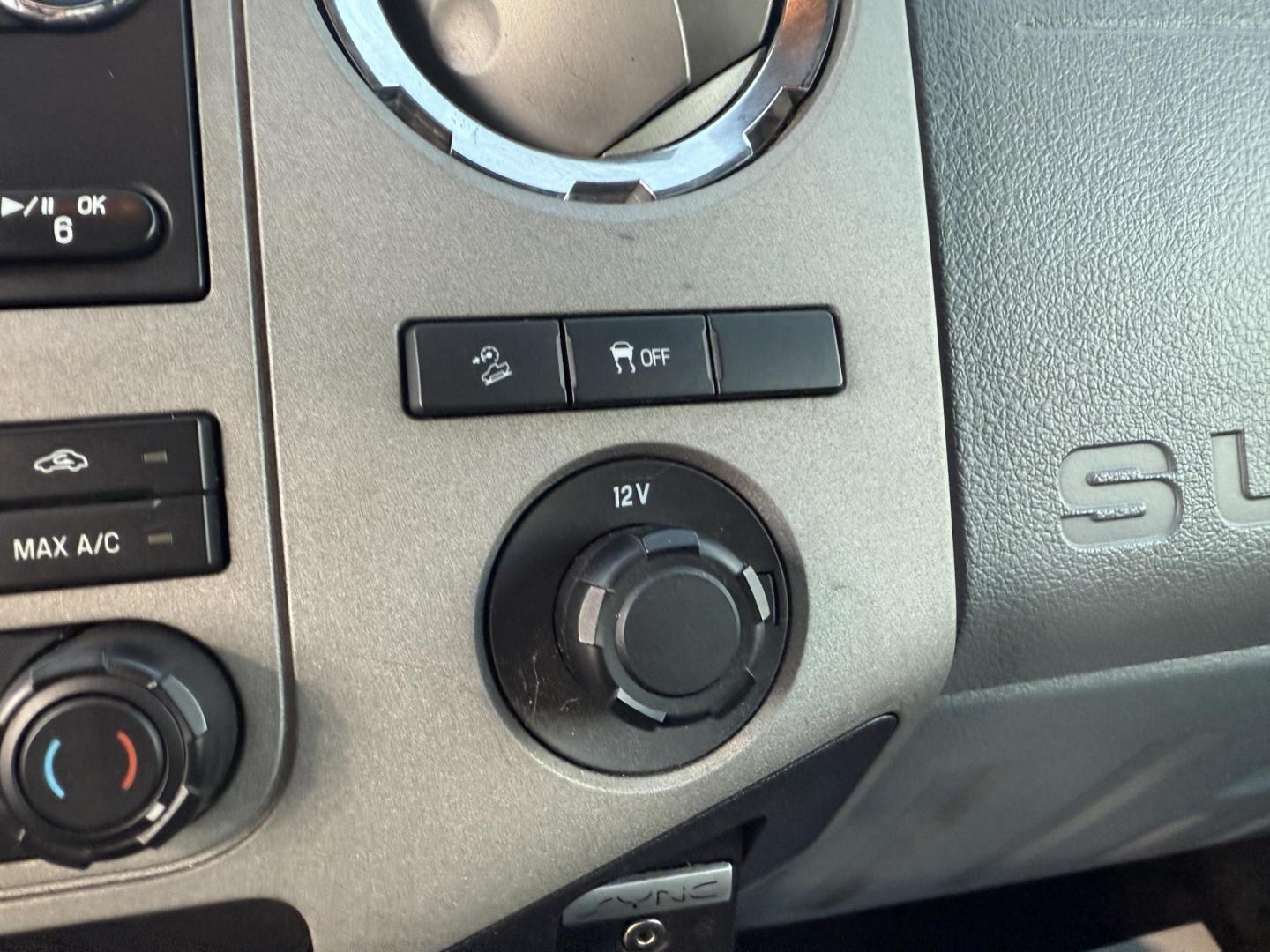 2016 Tan /Gray Ford F-250 SD XLT Crew Cab 4WD (1FT7W2B61GE) with an 6.2L V8 OHV 16V engine, 6-Speed Automatic transmission, located at 547 E. Main St., Orwell, OH, 44076, (440) 437-5893, 41.535435, -80.847855 - This 2016 Ford F-250 XLT Crew Cab is a powerful and capable heavy-duty pickup truck, equipped with a robust 6.2L V8 engine and a 6-speed automatic transmission. Designed for serious work, it features 3.73 gearing and boasts an impressive towing capacity of up to 12,500 pounds, making it ideal for ha - Photo#30