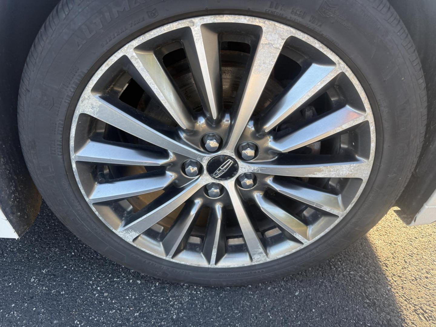 2017 White /White Lincoln MKZ Hybrid Select (3LN6L5LU2HR) with an 2.0L L4 DOHC 16V HYBRID engine, Automatic transmission, located at 547 E. Main St., Orwell, OH, 44076, (440) 437-5893, 41.535435, -80.847855 - Photo#4