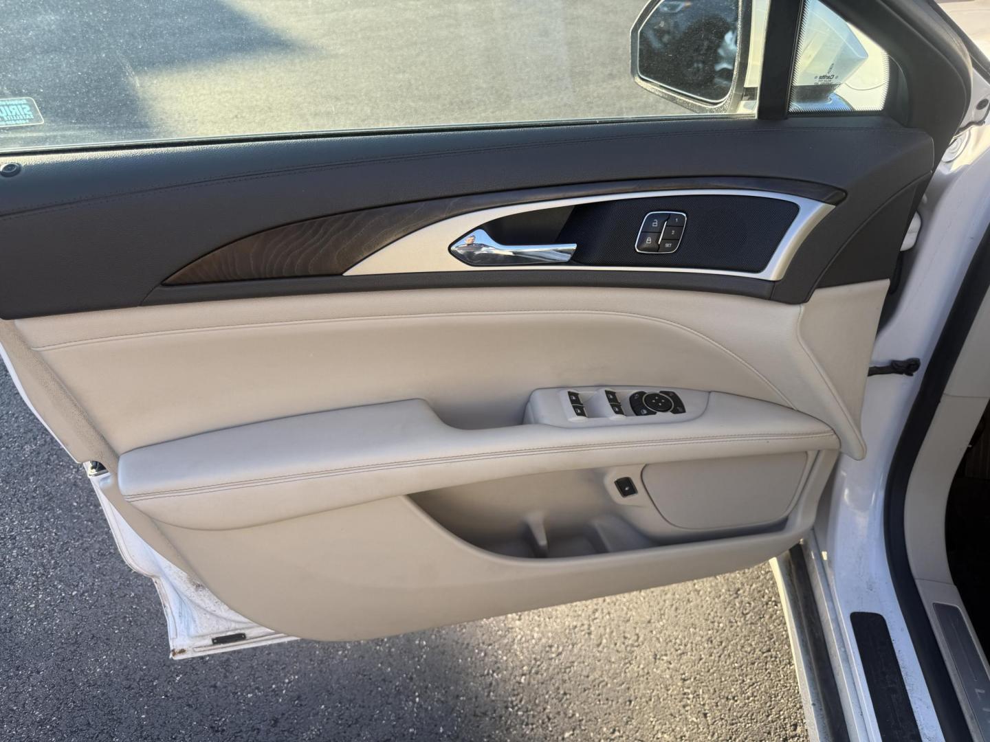 2017 White /White Lincoln MKZ Hybrid Select (3LN6L5LU2HR) with an 2.0L L4 DOHC 16V HYBRID engine, Automatic transmission, located at 547 E. Main St., Orwell, OH, 44076, (440) 437-5893, 41.535435, -80.847855 - Photo#16