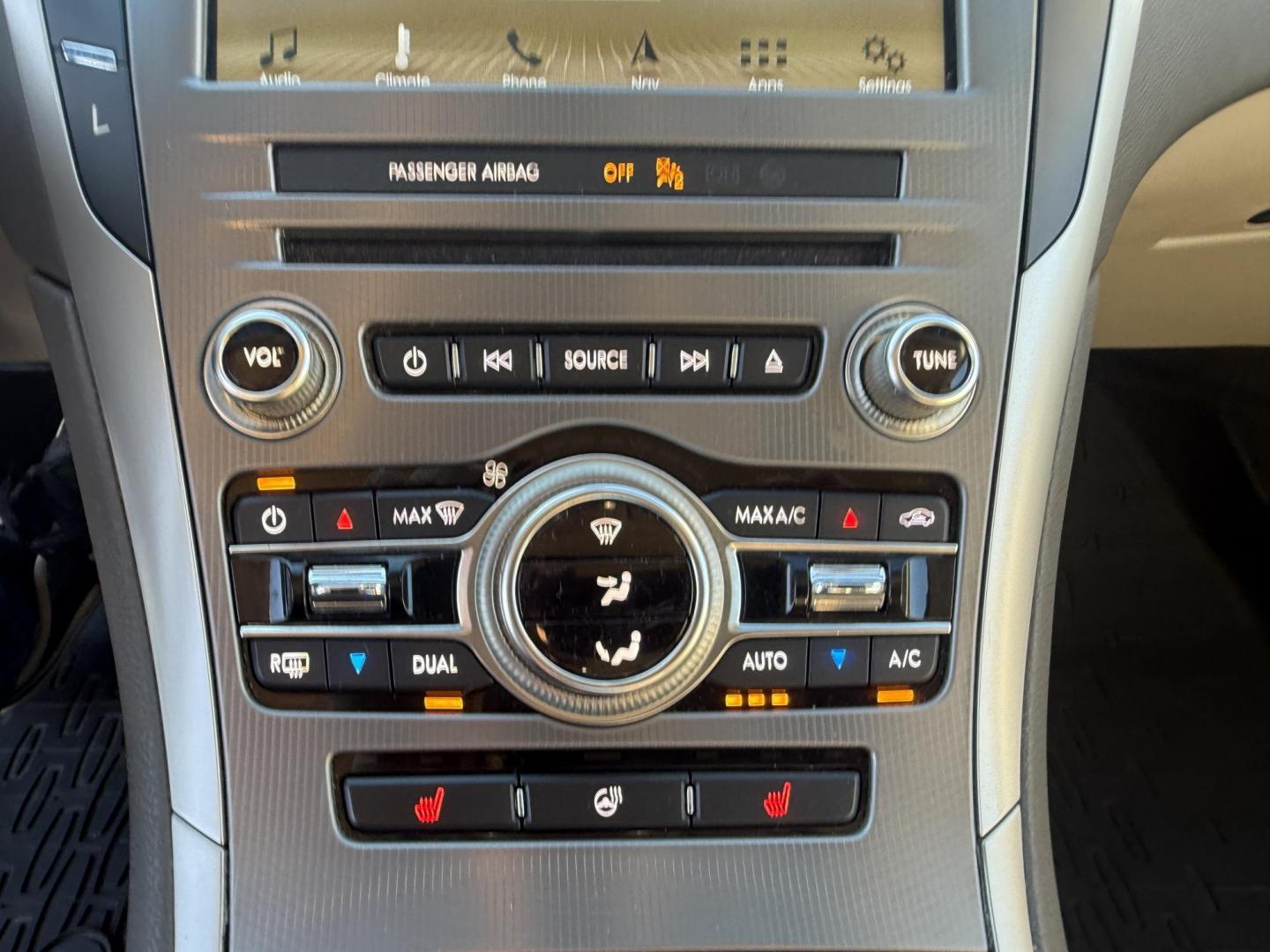 2017 White /White Lincoln MKZ Hybrid Select (3LN6L5LU2HR) with an 2.0L L4 DOHC 16V HYBRID engine, Automatic transmission, located at 547 E. Main St., Orwell, OH, 44076, (440) 437-5893, 41.535435, -80.847855 - Photo#32