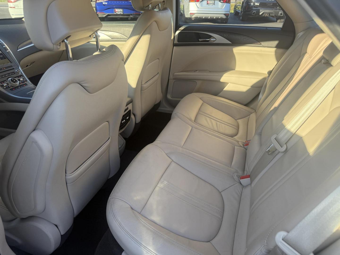 2017 White /White Lincoln MKZ Hybrid Select (3LN6L5LU2HR) with an 2.0L L4 DOHC 16V HYBRID engine, Automatic transmission, located at 547 E. Main St., Orwell, OH, 44076, (440) 437-5893, 41.535435, -80.847855 - Photo#37