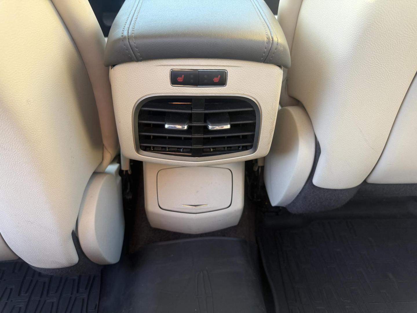 2017 White /White Lincoln MKZ Hybrid Select (3LN6L5LU2HR) with an 2.0L L4 DOHC 16V HYBRID engine, Automatic transmission, located at 547 E. Main St., Orwell, OH, 44076, (440) 437-5893, 41.535435, -80.847855 - Photo#39
