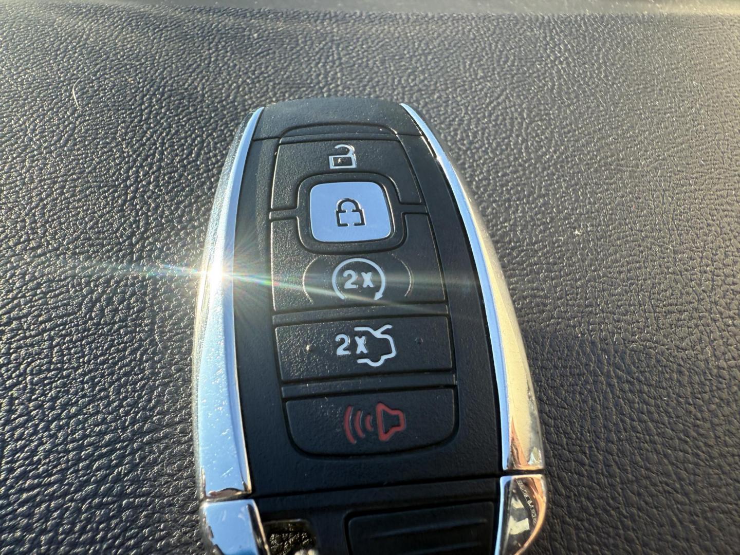 2017 White /White Lincoln MKZ Hybrid Select (3LN6L5LU2HR) with an 2.0L L4 DOHC 16V HYBRID engine, Automatic transmission, located at 547 E. Main St., Orwell, OH, 44076, (440) 437-5893, 41.535435, -80.847855 - Photo#48