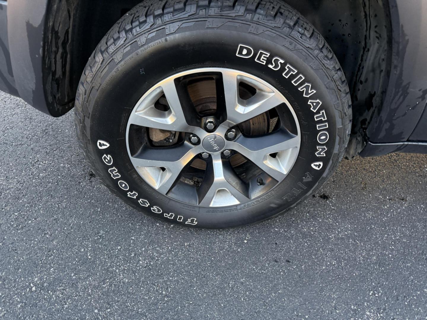 2016 Black /Black Jeep Cherokee Trailhawk 4WD (1C4PJMBS1GW) with an 3.2L V6 DOHC 24V engine, 9A transmission, located at 11115 Chardon Rd. , Chardon, OH, 44024, (440) 214-9705, 41.580246, -81.241943 - This 2016 Jeep Cherokee Trailhawk 4WD is powered by a robust 3.2L V6 engine paired with a 9-speed automatic transmission, delivering strong off-road capability with features like Jeep Active Drive Lock and a locking rear differential. Inside, it offers a leather interior, heated front seats, power d - Photo#7