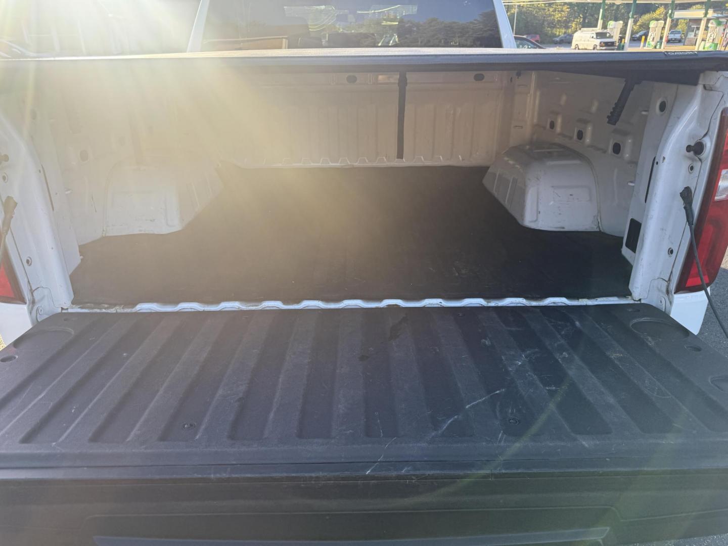 2019 White /Black Chevrolet Silverado 1500 Custom Crew Cab Short Box 4WD (1GCUYBEF9KZ) with an 5.3L V8 OHV 16V engine, 6A transmission, located at 11115 Chardon Rd. , Chardon, OH, 44024, (440) 214-9705, 41.580246, -81.241943 - This 2019 Chevrolet Silverado 1500 Custom Crew Cab is a capable full-size pickup powered by a 5.3L EcoTec3 V8 engine paired with a 6-speed automatic transmission and 3.42 rear gearing, delivering strong performance and a 9,500-pound towing capacity. It features on-demand 4WD, a G80 locking rear diff - Photo#9
