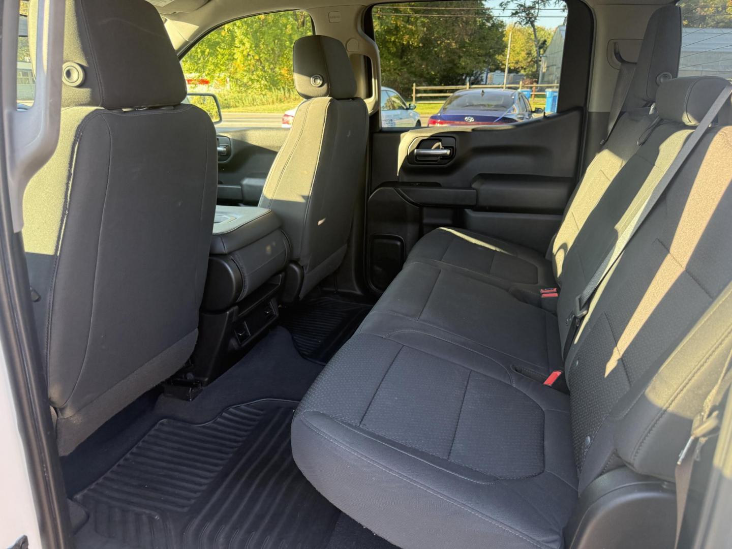 2019 White /Black Chevrolet Silverado 1500 Custom Crew Cab Short Box 4WD (1GCUYBEF9KZ) with an 5.3L V8 OHV 16V engine, 6A transmission, located at 11115 Chardon Rd. , Chardon, OH, 44024, (440) 214-9705, 41.580246, -81.241943 - This 2019 Chevrolet Silverado 1500 Custom Crew Cab is a capable full-size pickup powered by a 5.3L EcoTec3 V8 engine paired with a 6-speed automatic transmission and 3.42 rear gearing, delivering strong performance and a 9,500-pound towing capacity. It features on-demand 4WD, a G80 locking rear diff - Photo#32